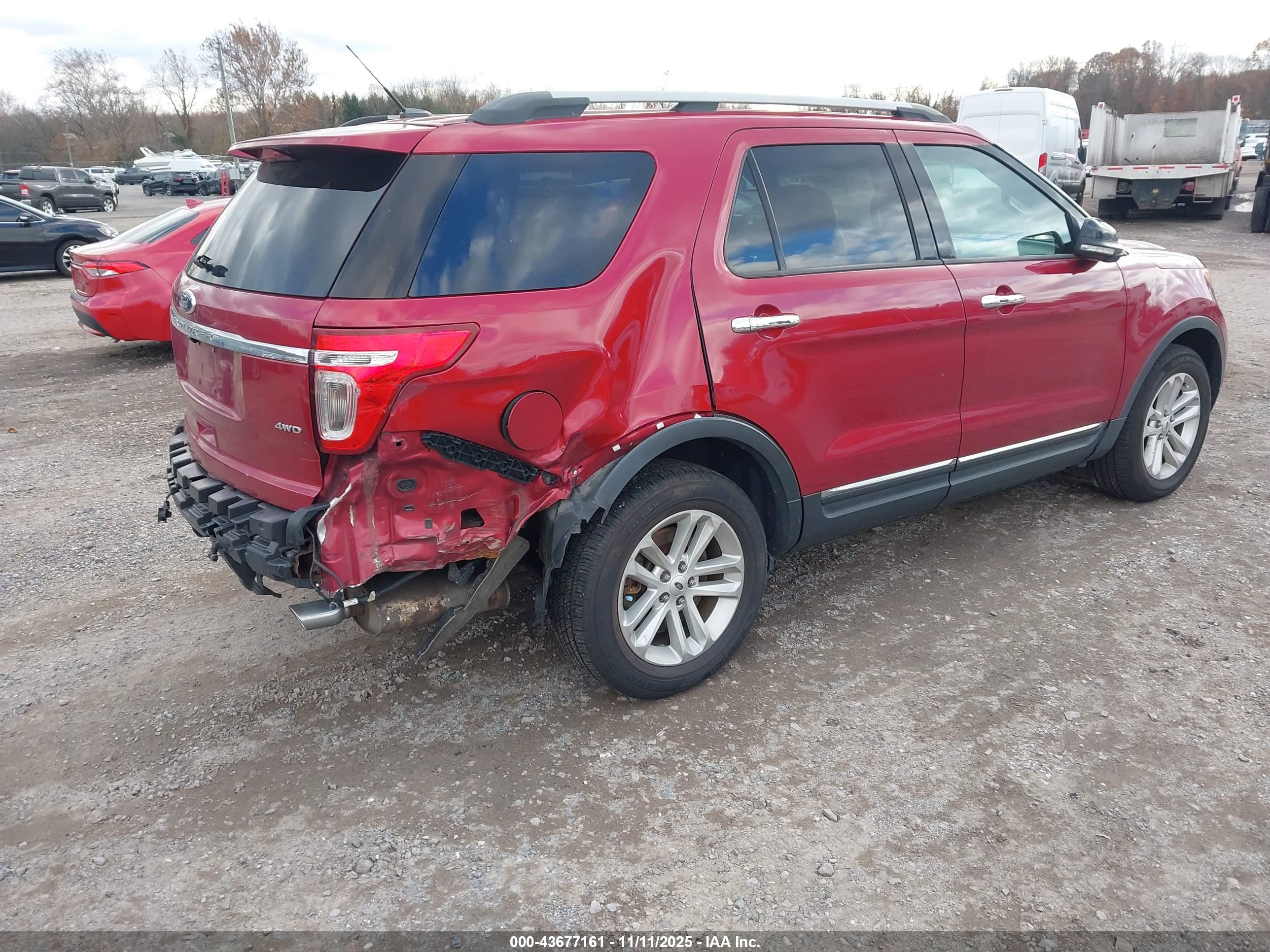 FORD EXPLORER image 4