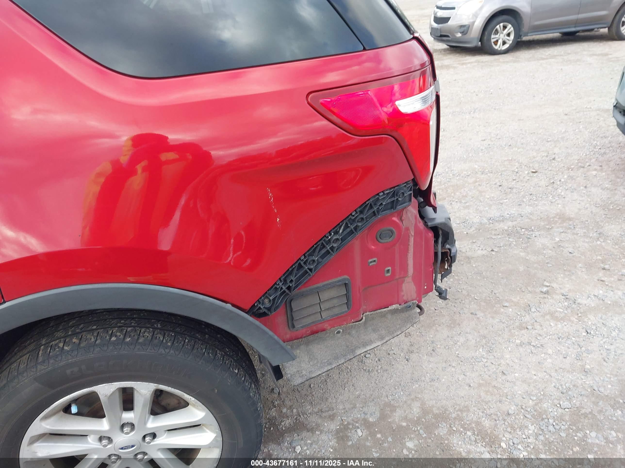 FORD EXPLORER image 6