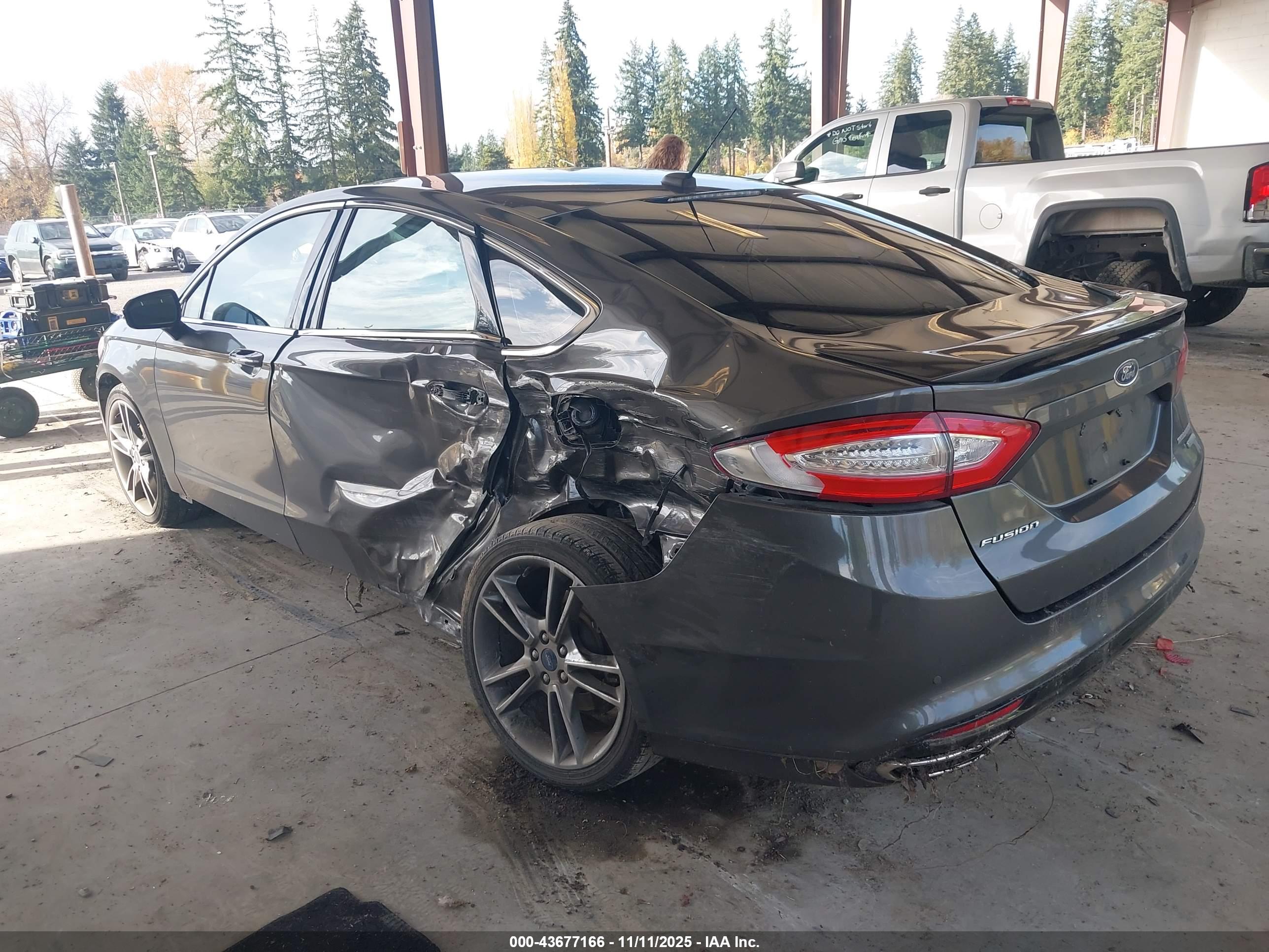 FORD FUSION image 3
