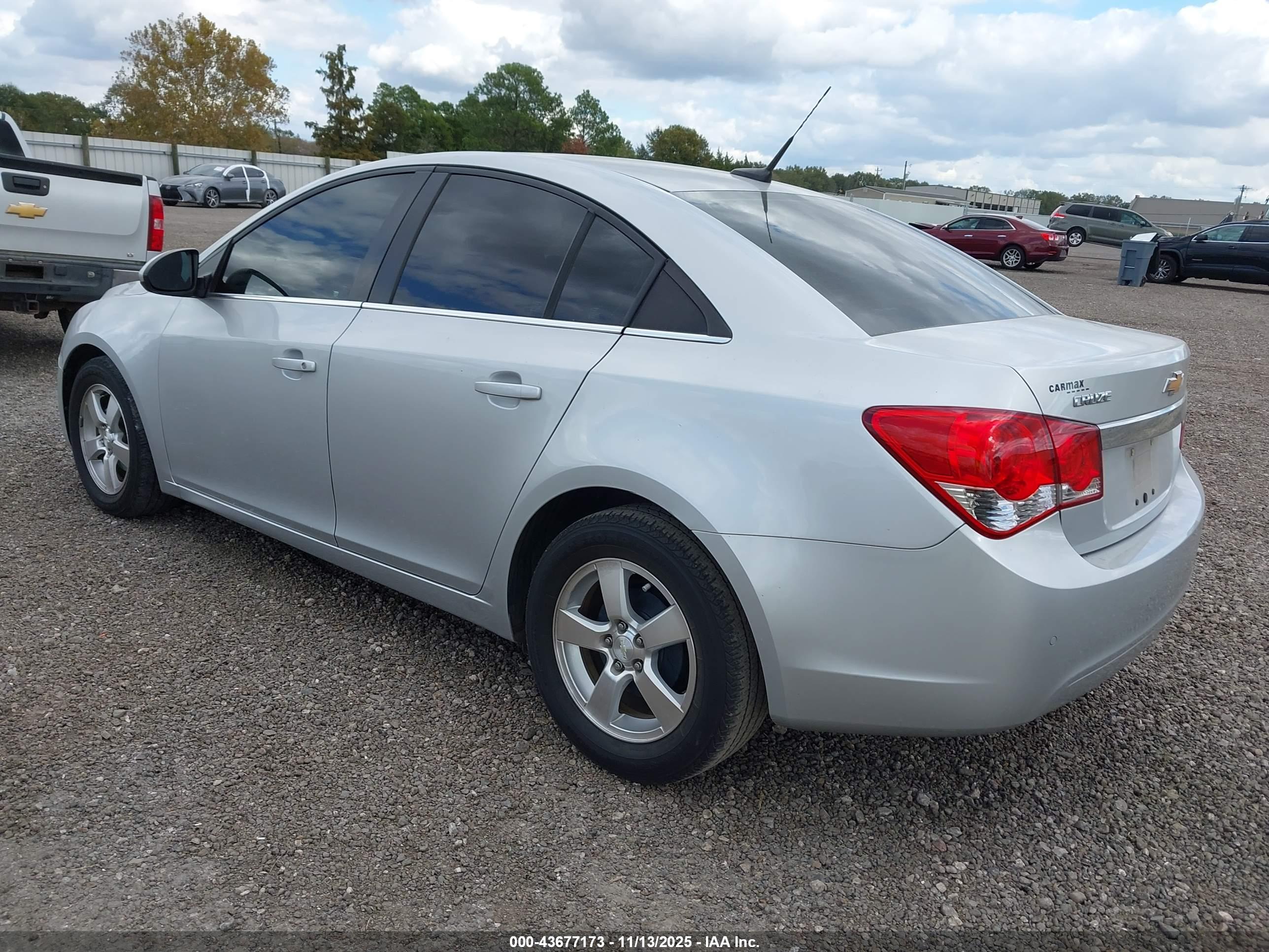 CHEVROLET CRUZE image 3