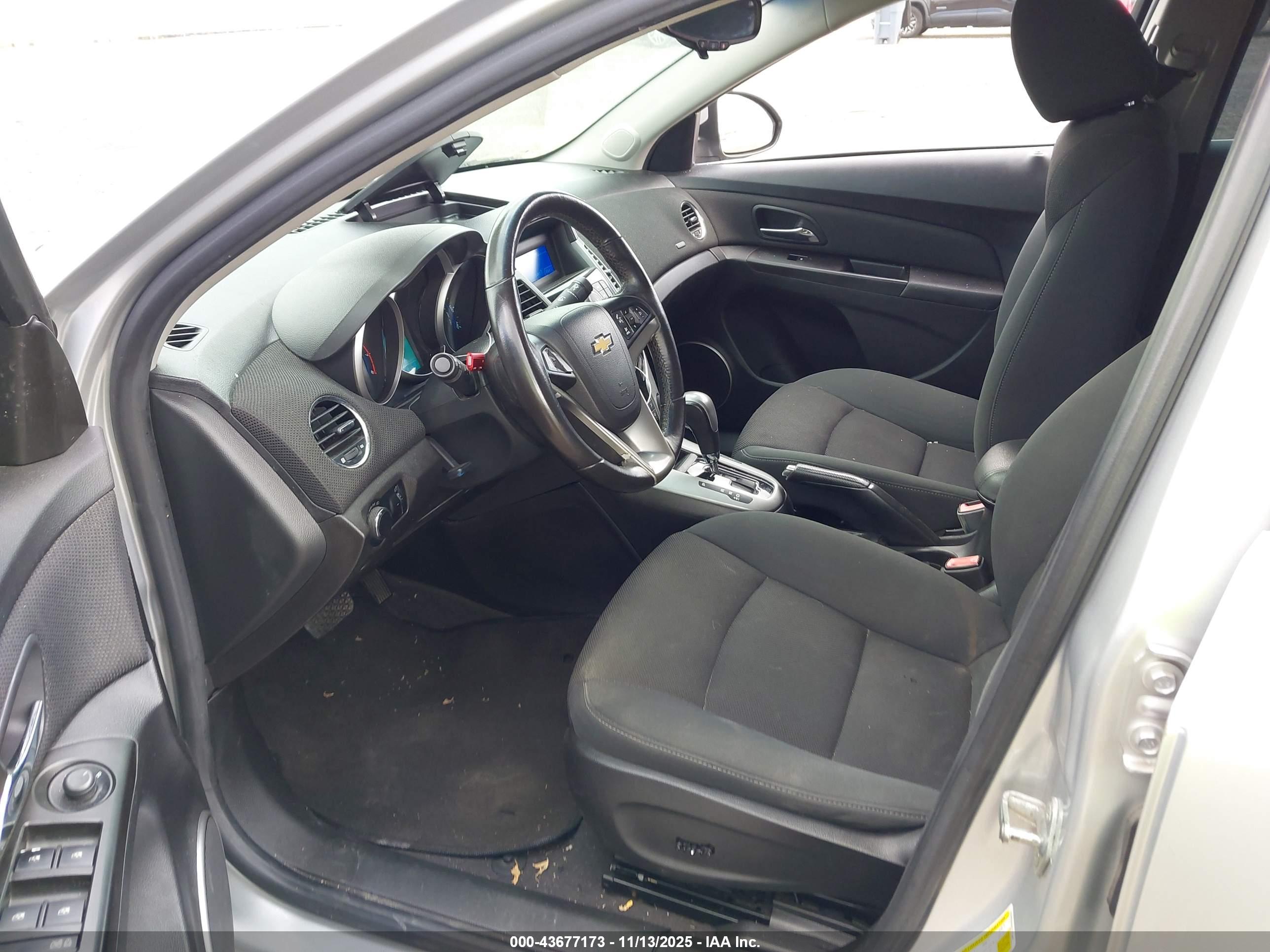CHEVROLET CRUZE image 5