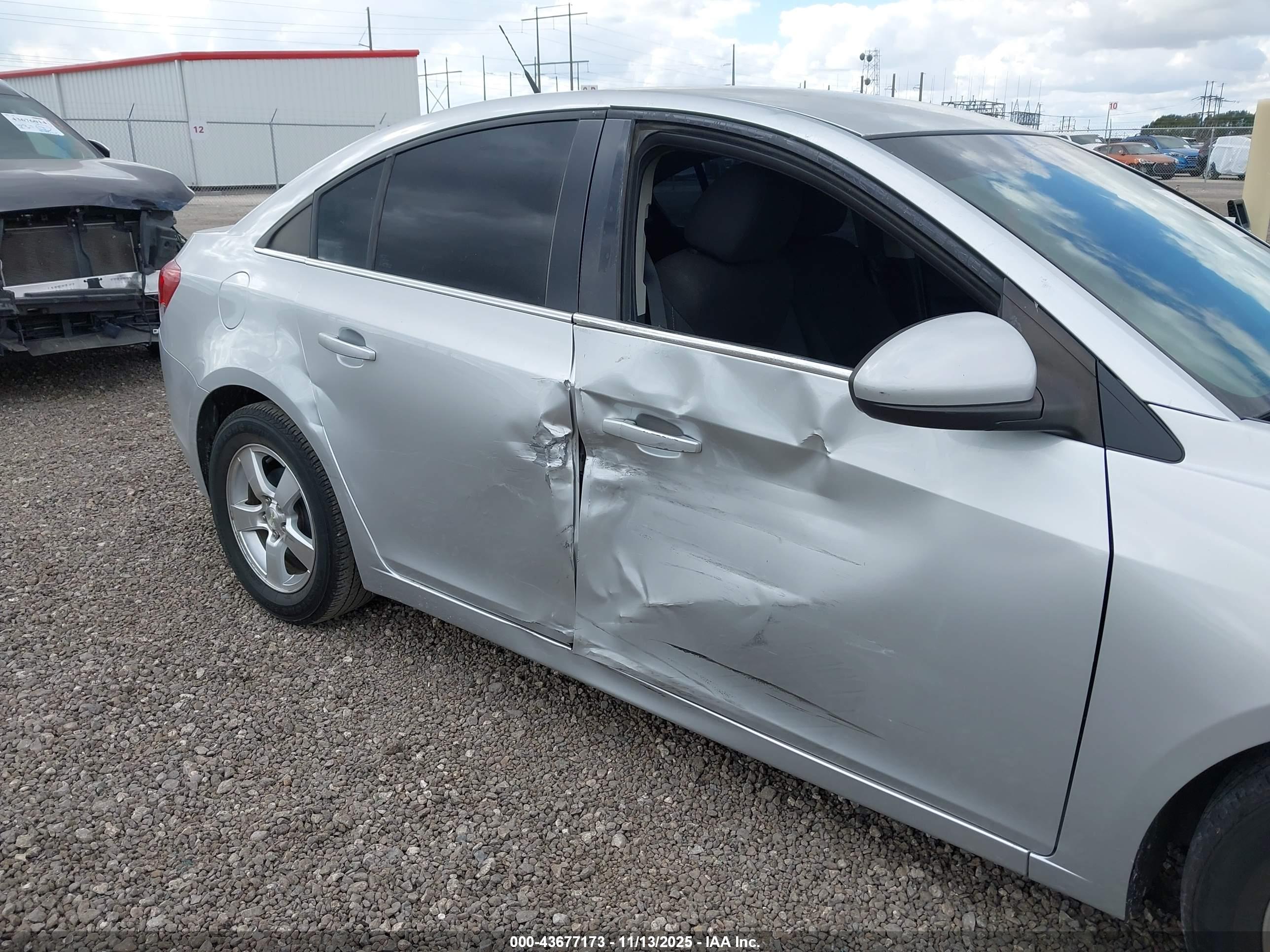 CHEVROLET CRUZE image 6