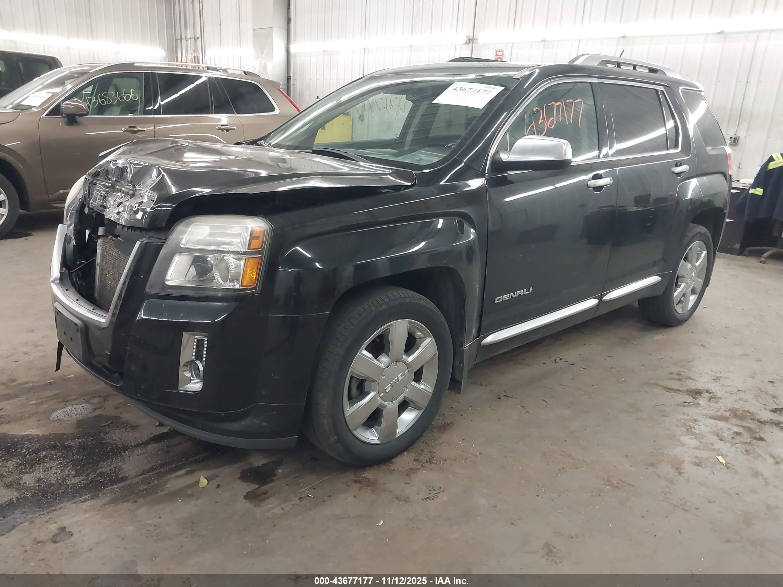 GMC TERRAIN image 2