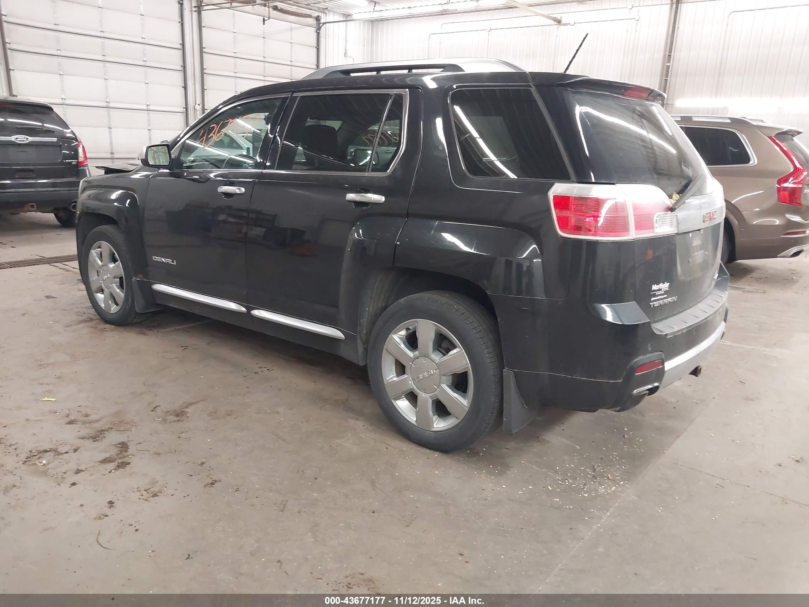 GMC TERRAIN image 3
