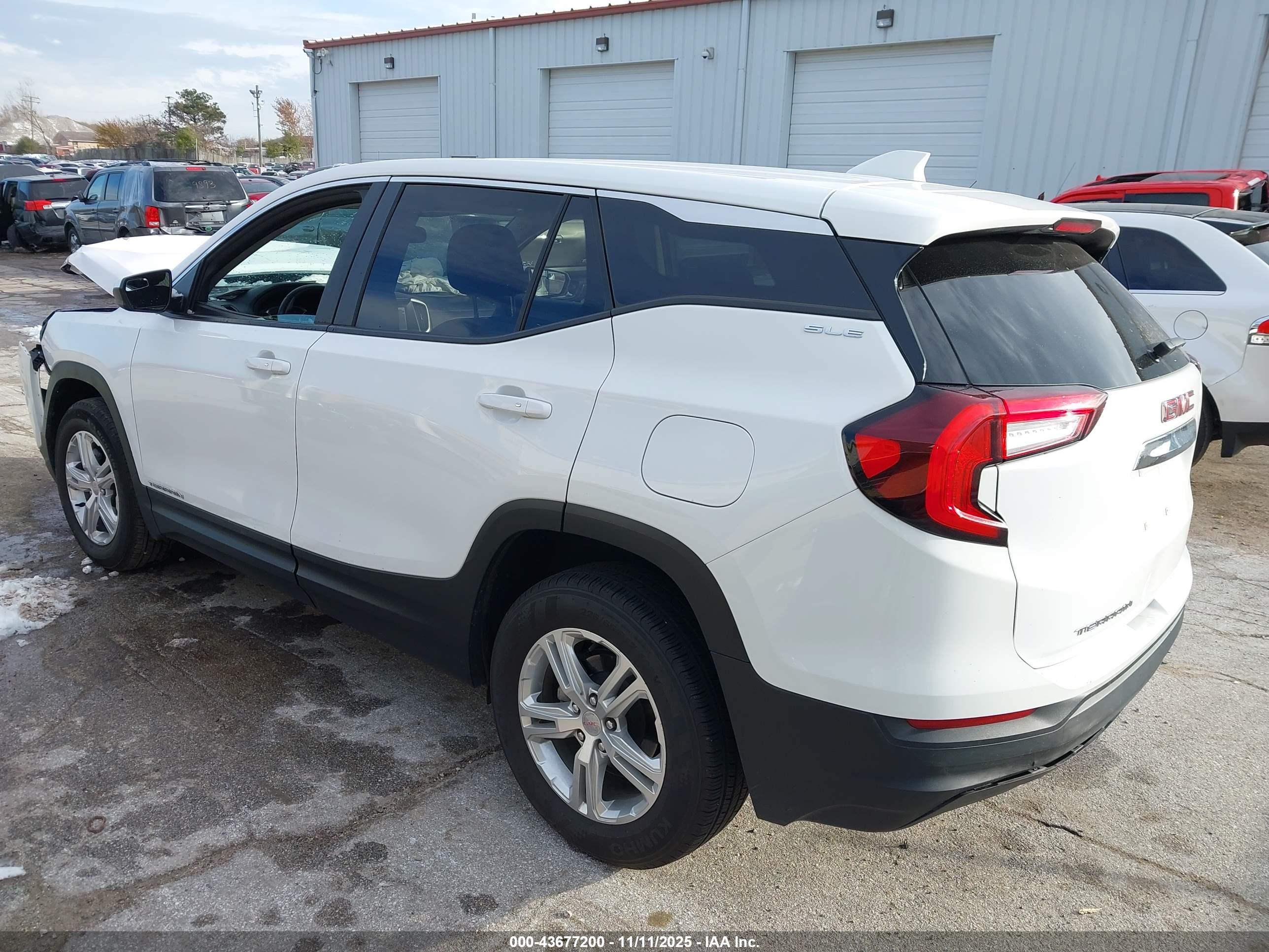 GMC TERRAIN image 3