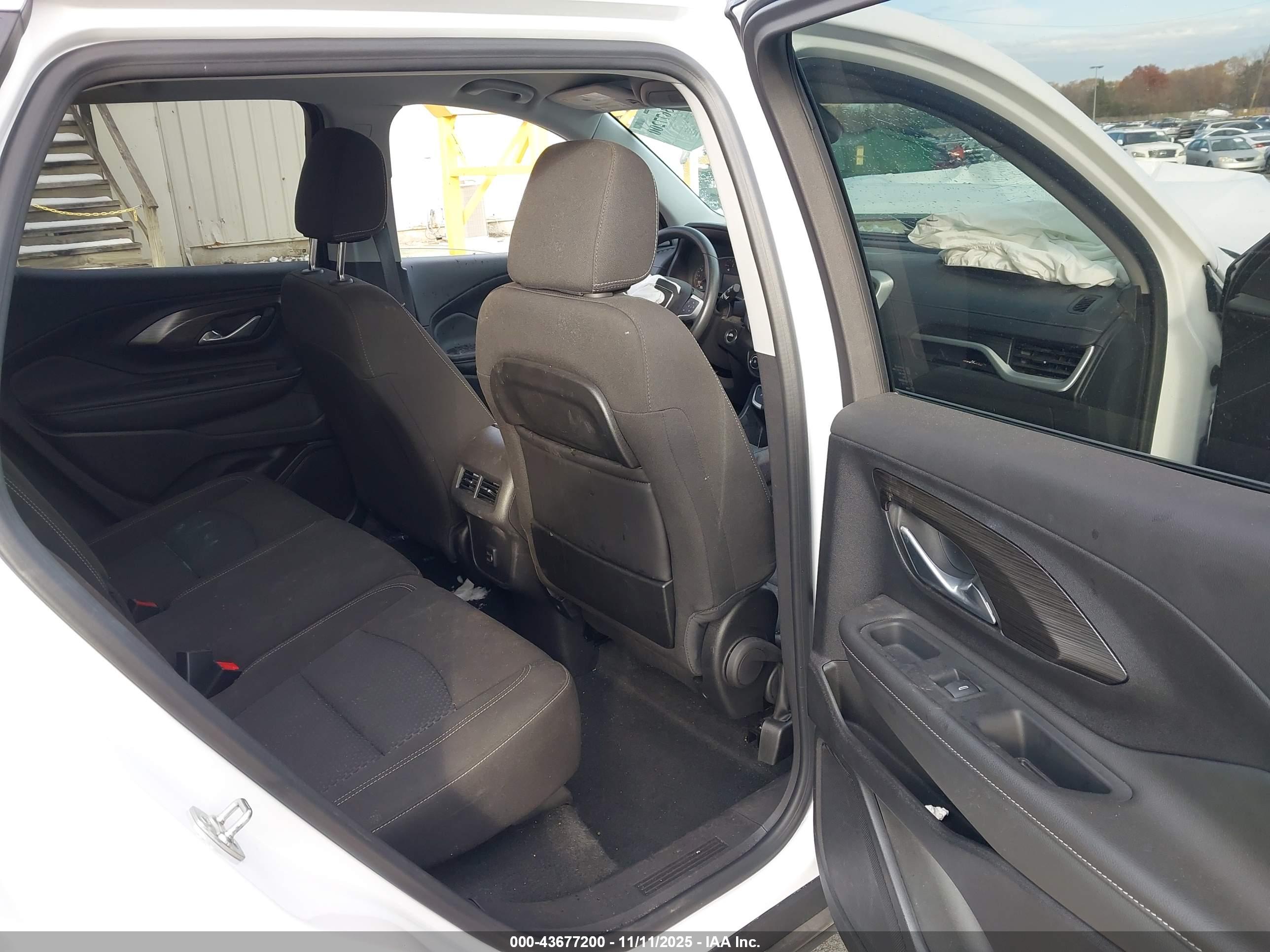 GMC TERRAIN image 8