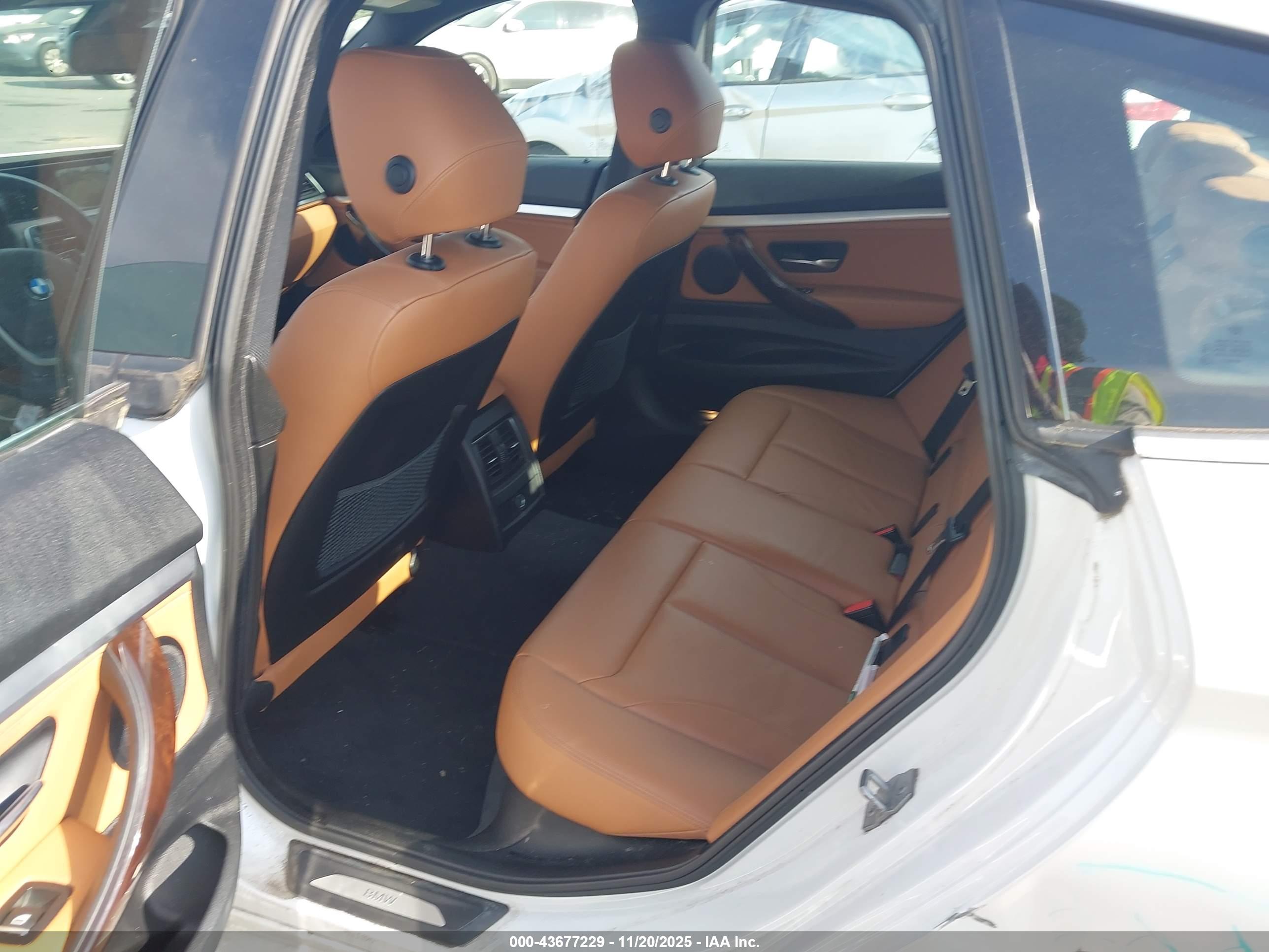BMW 330I image 8