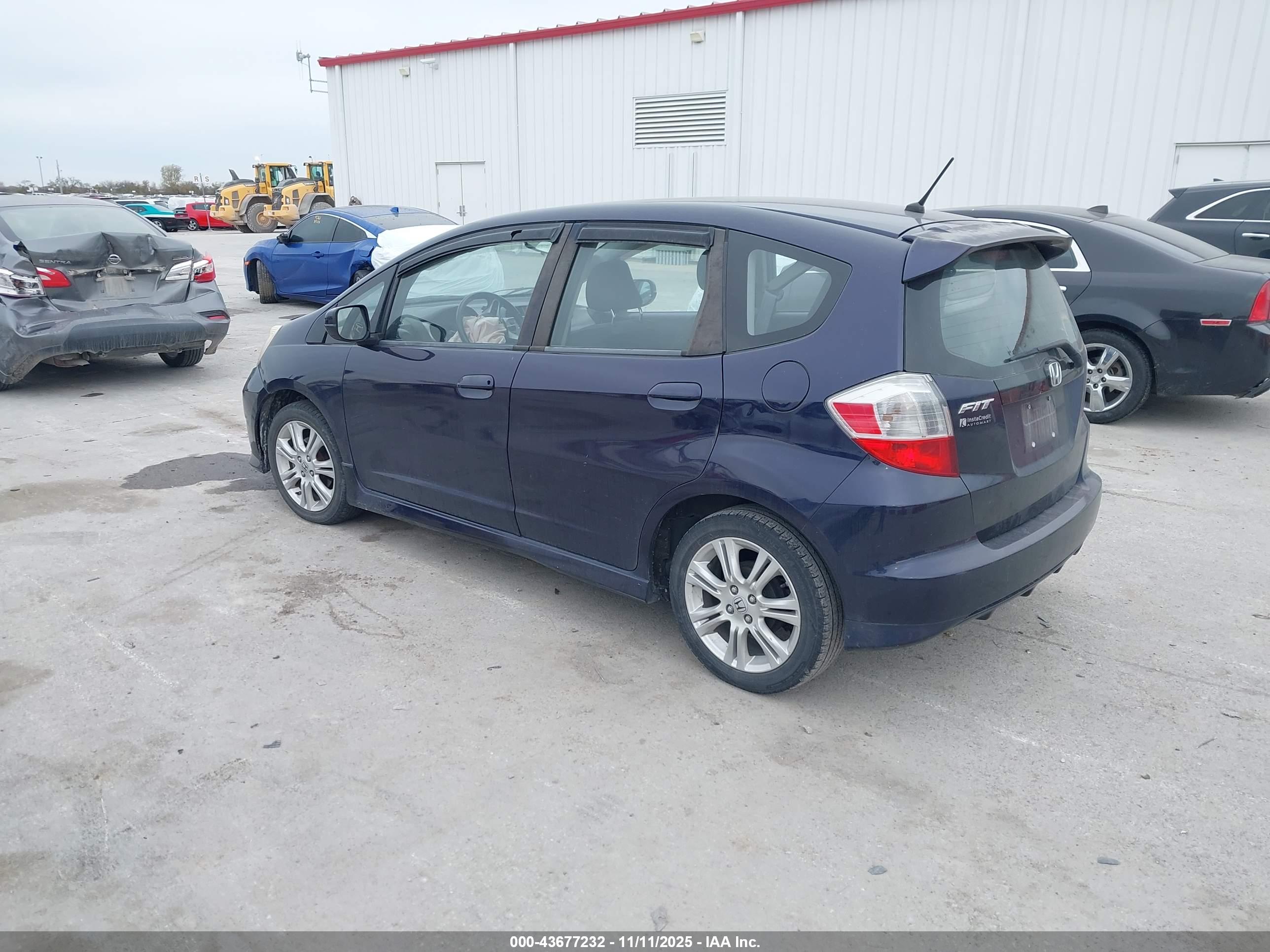 HONDA FIT image 3
