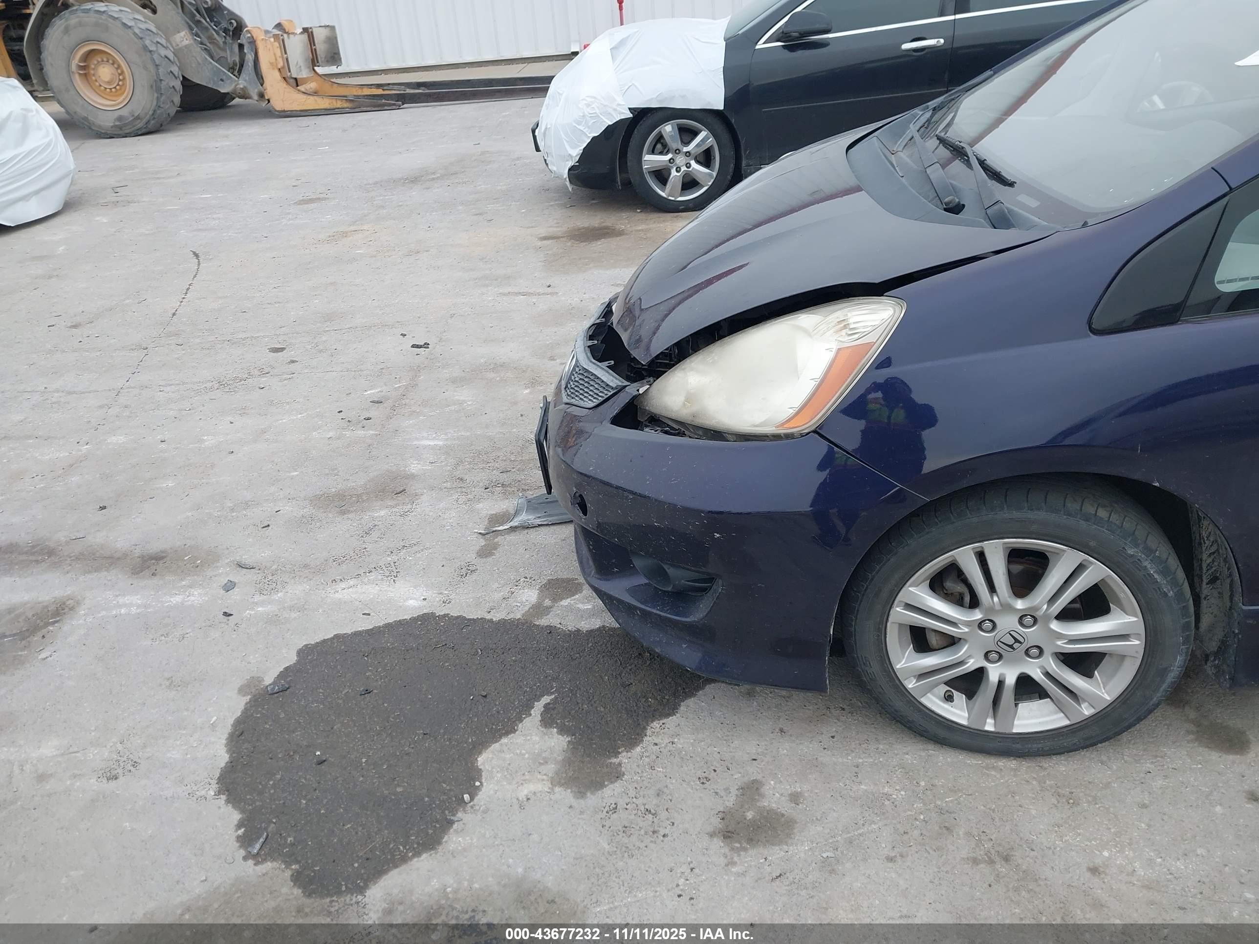 HONDA FIT image 6