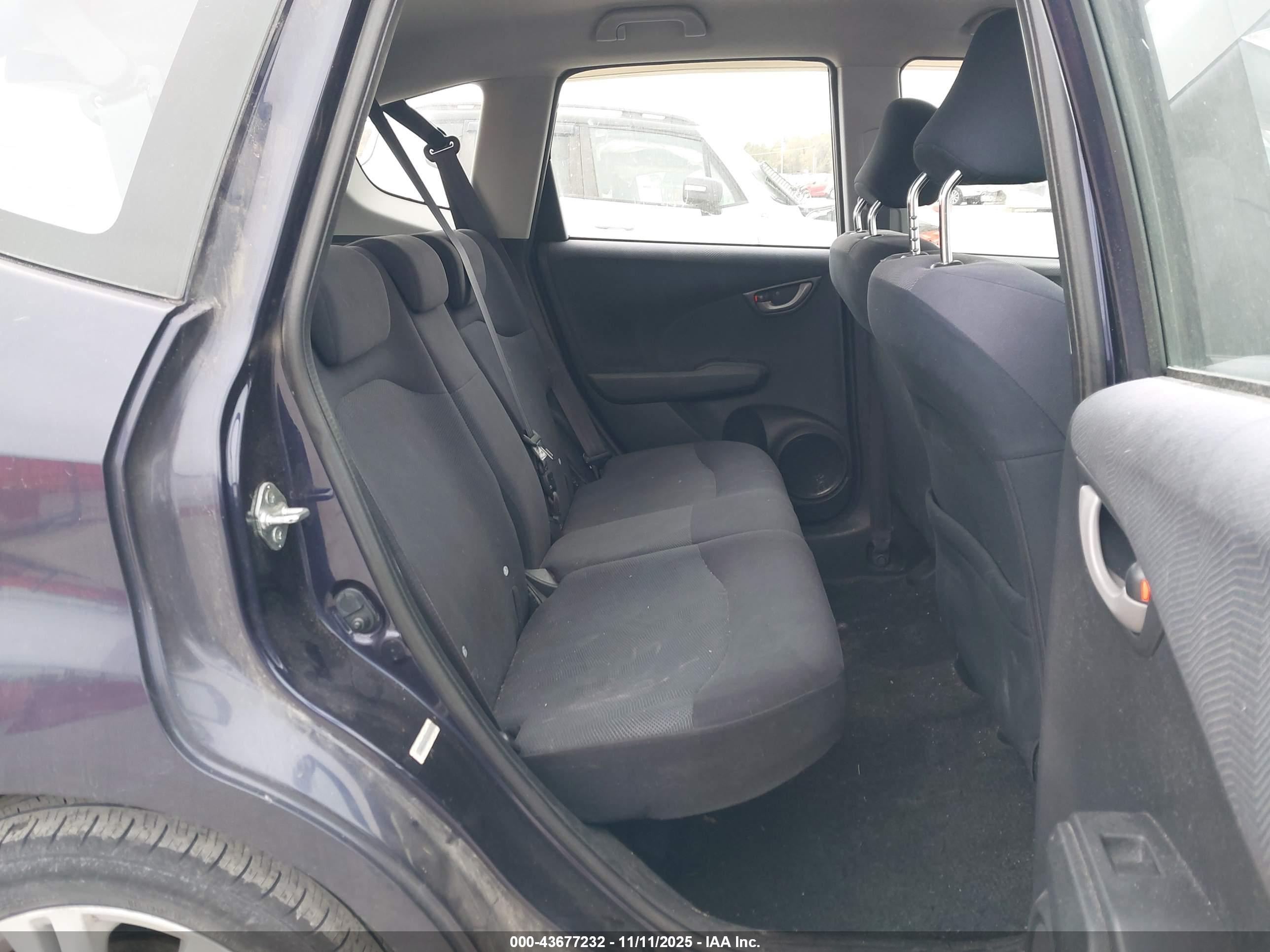 HONDA FIT image 8