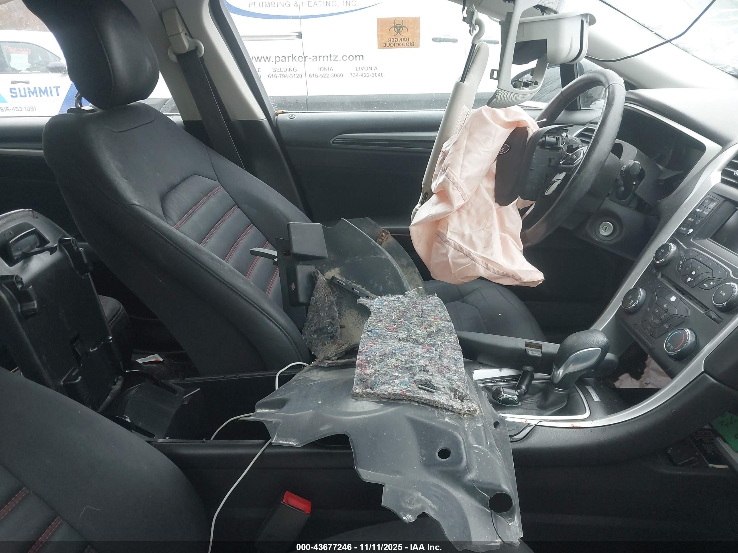 FORD FUSION image 5