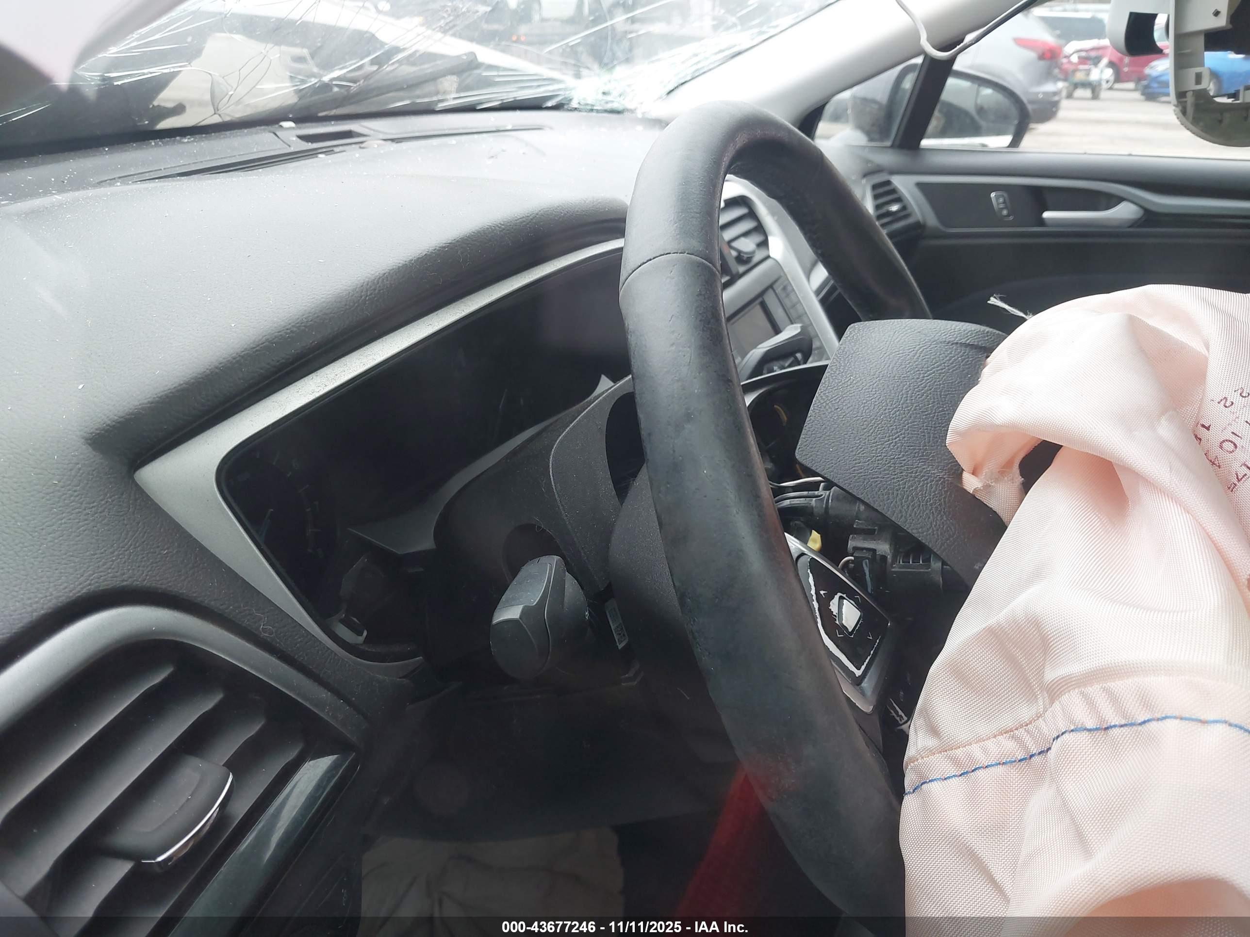 FORD FUSION image 7