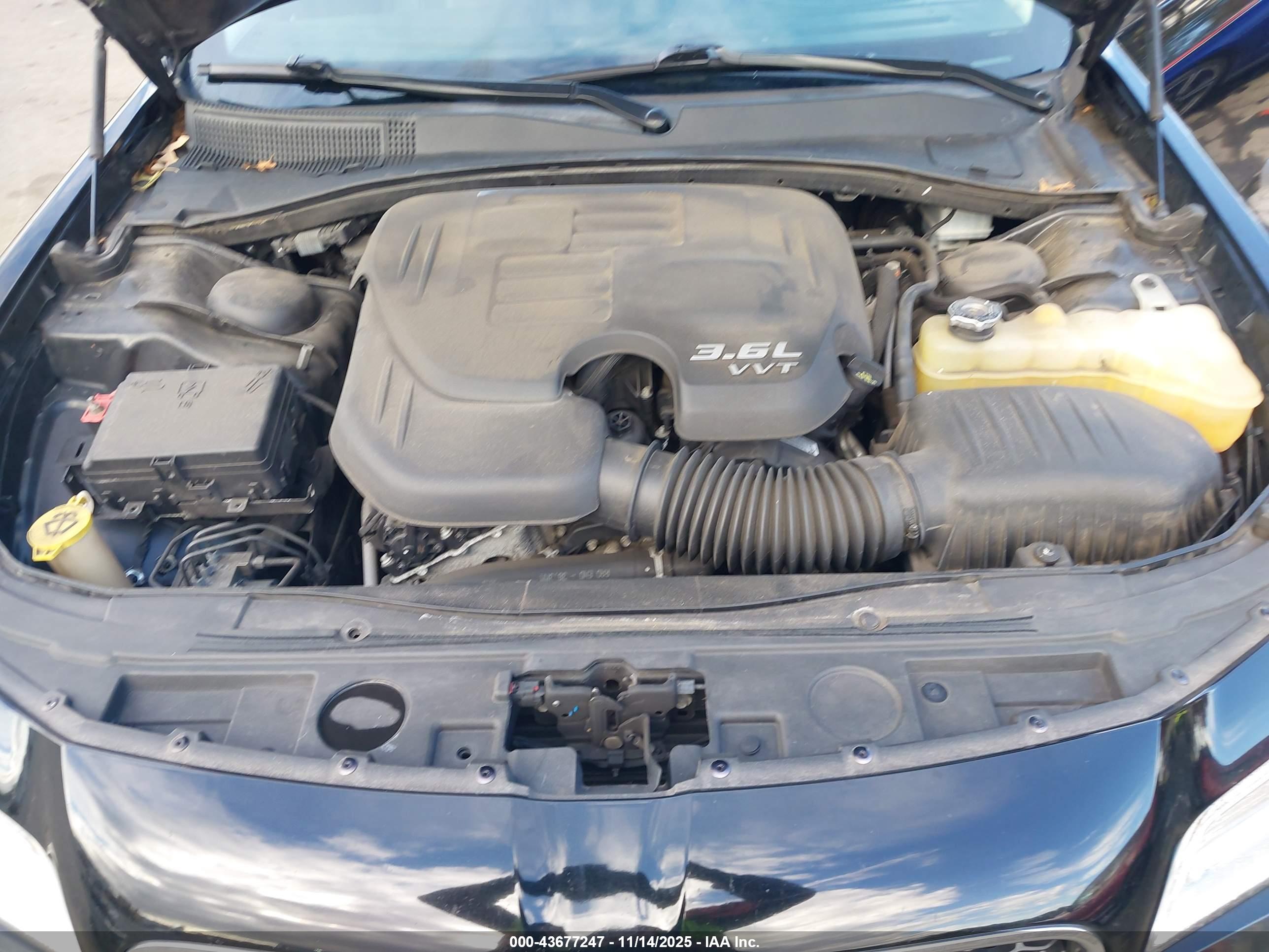 CHRYSLER 300C image 10