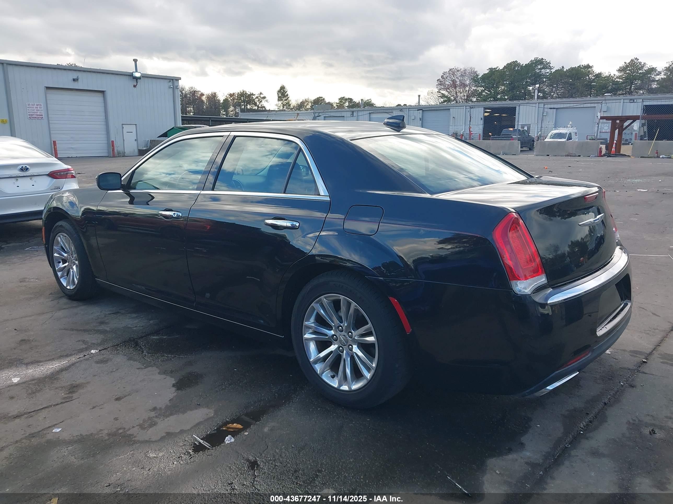 CHRYSLER 300C image 3
