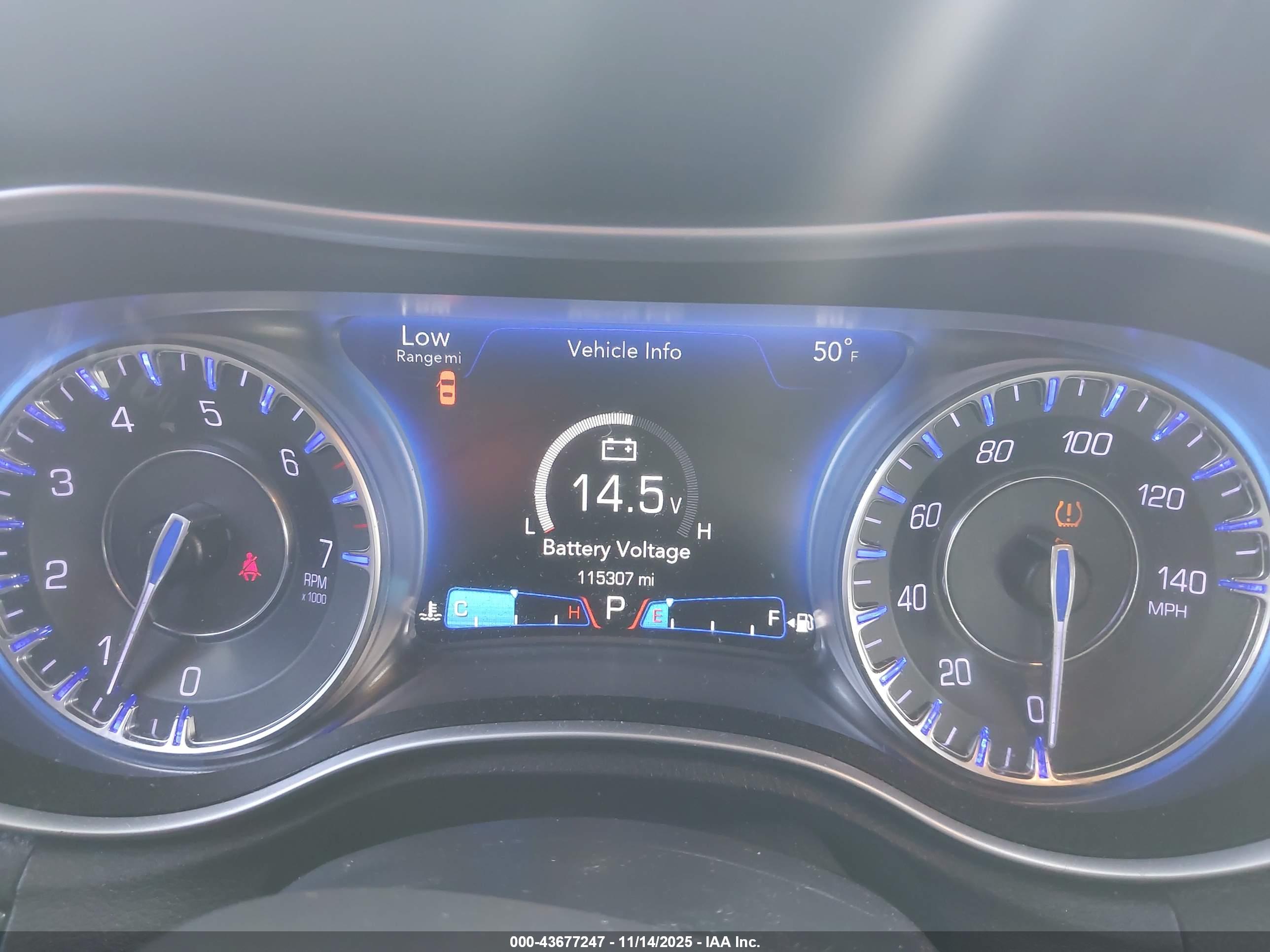 CHRYSLER 300C image 7
