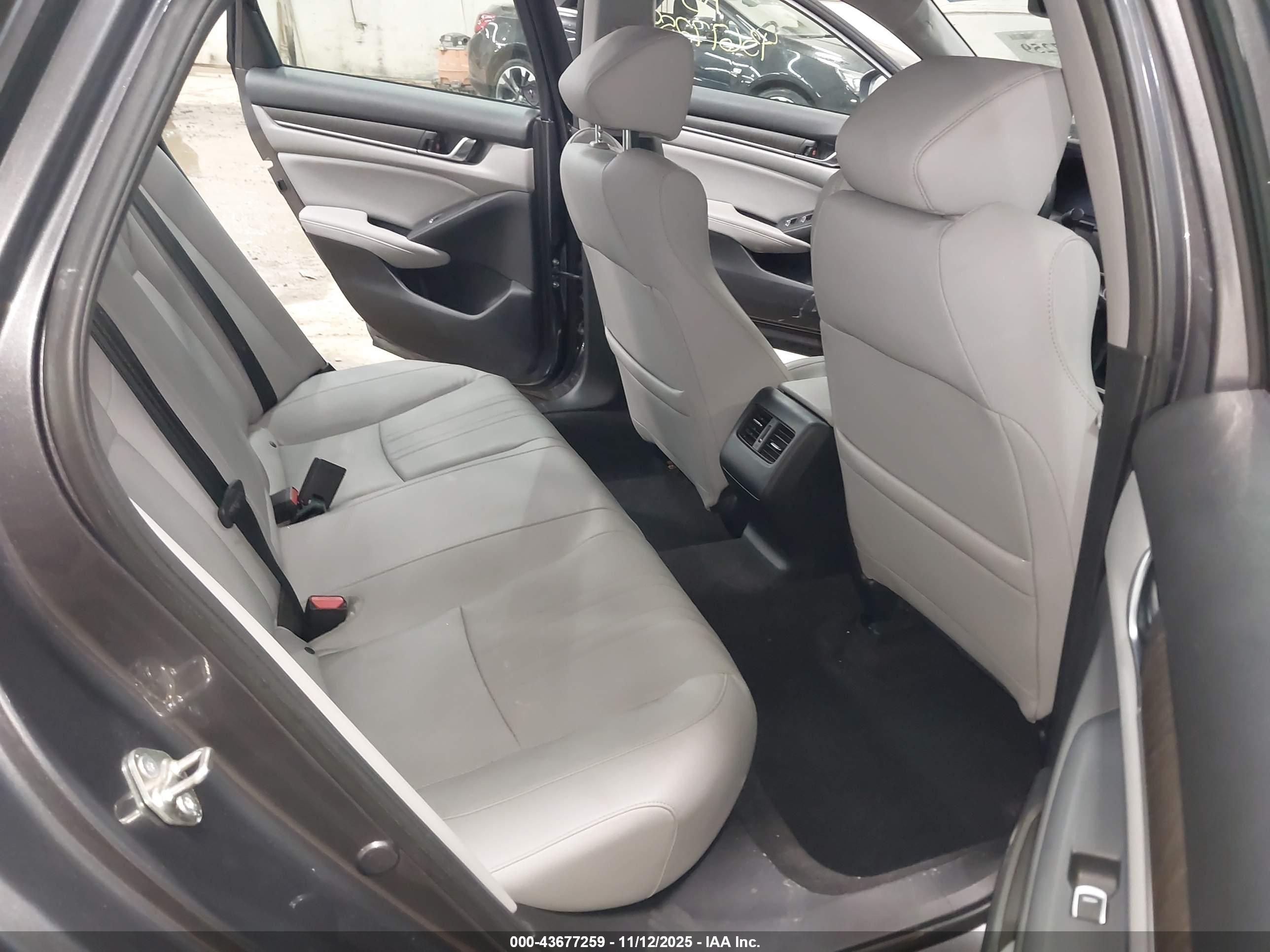 HONDA ACCORD image 8