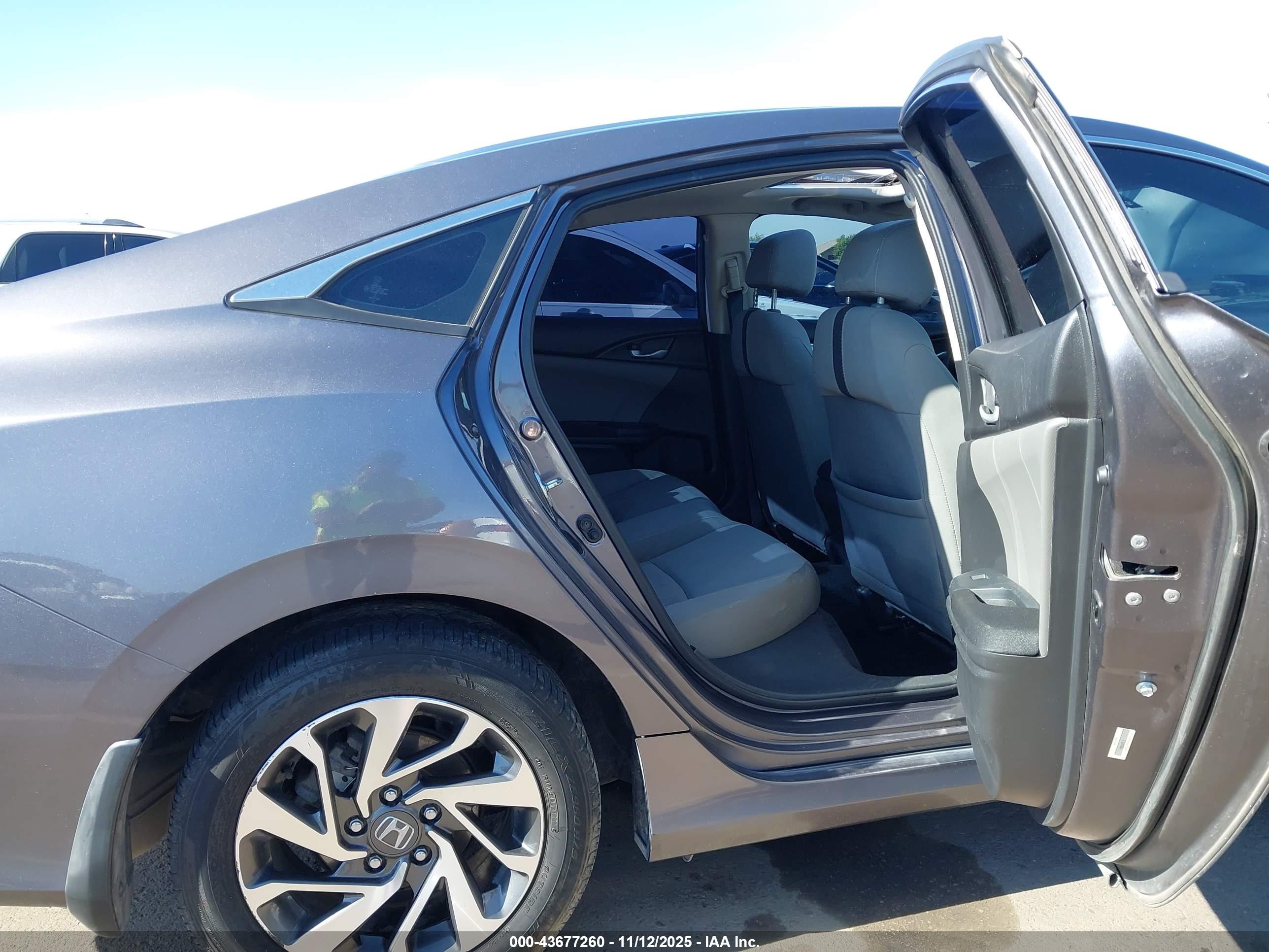 HONDA CIVIC image 8