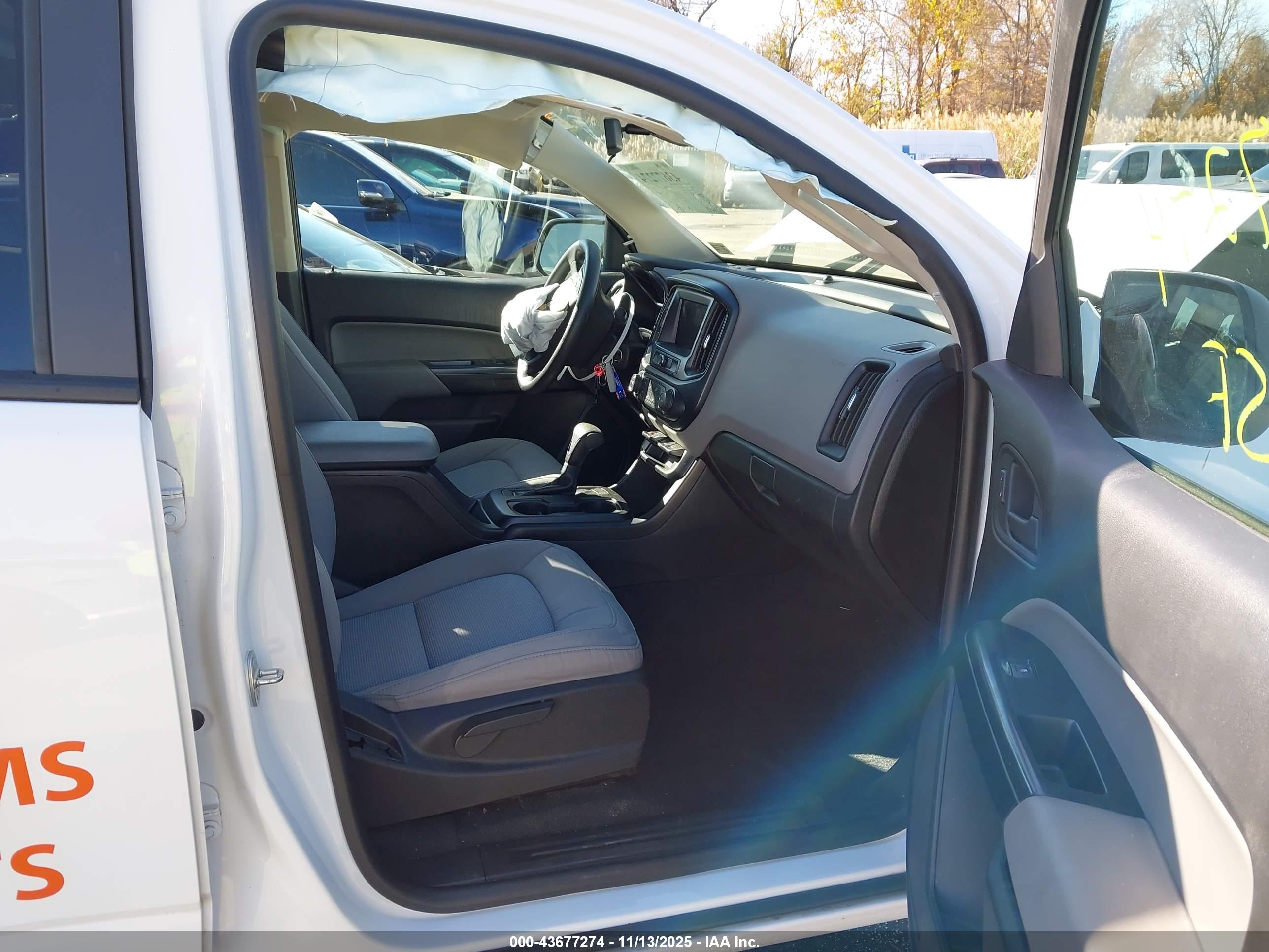 CHEVROLET COLORADO image 5