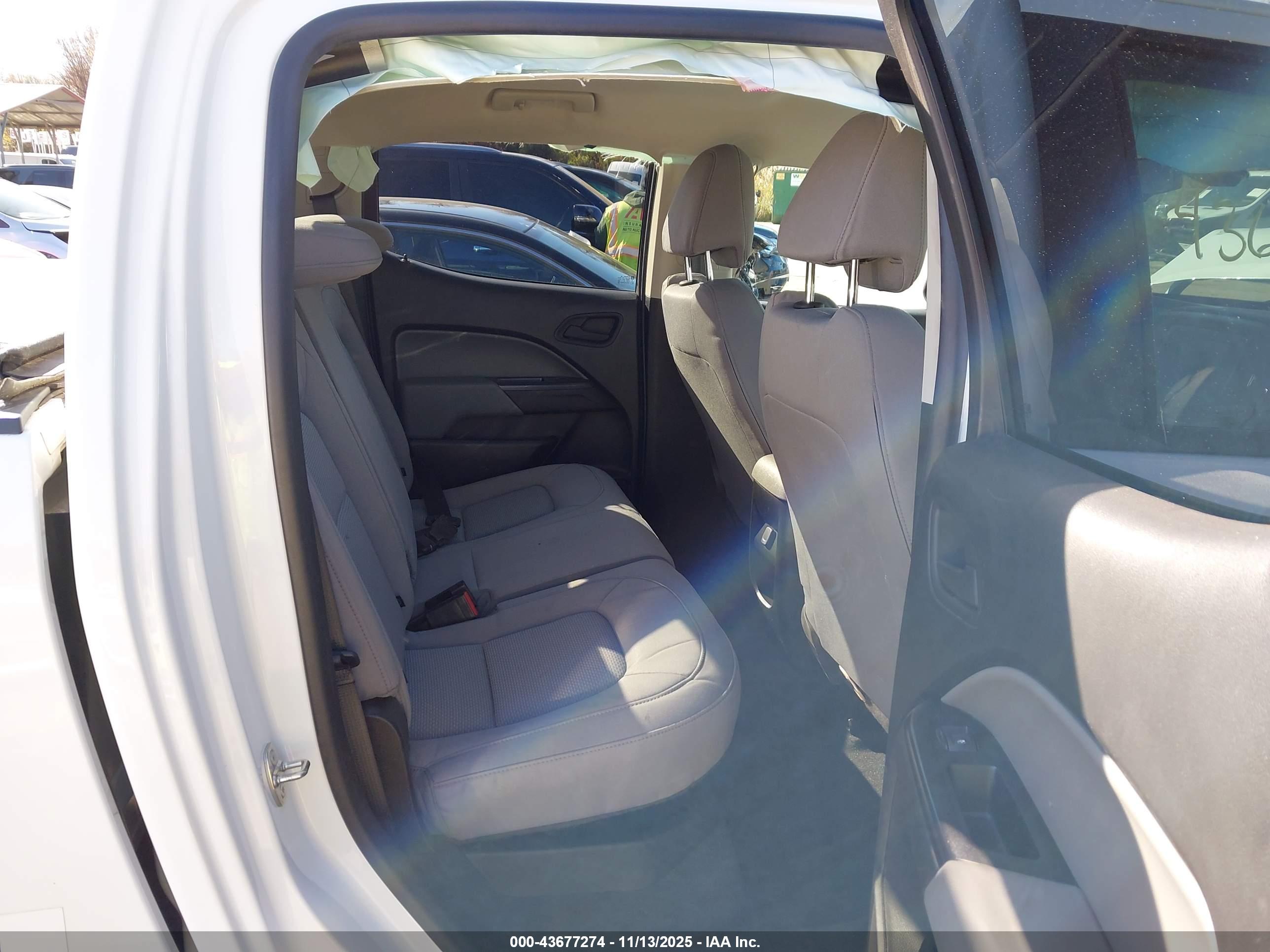 CHEVROLET COLORADO image 8