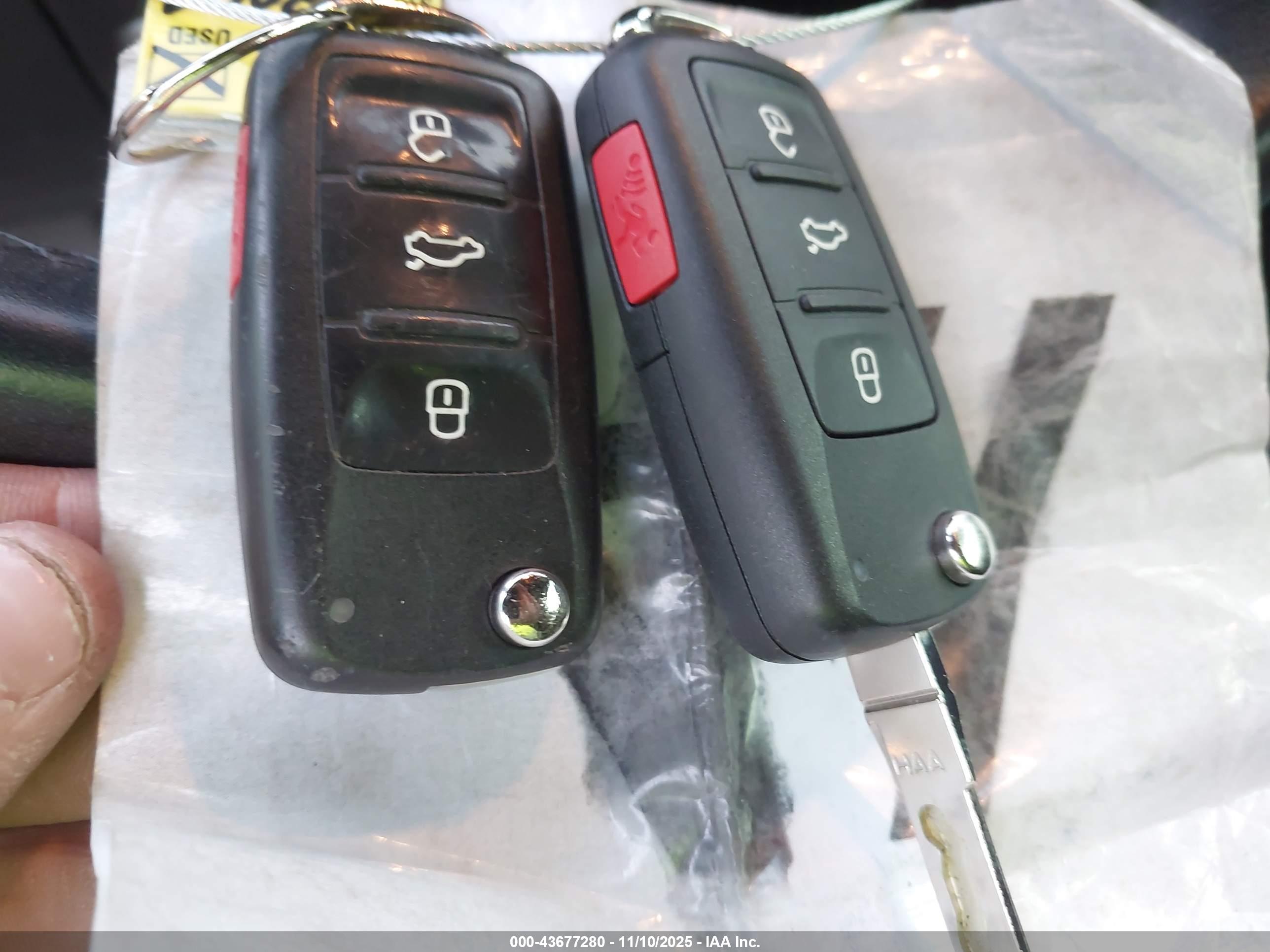 VOLKSWAGEN BEETLE image 11