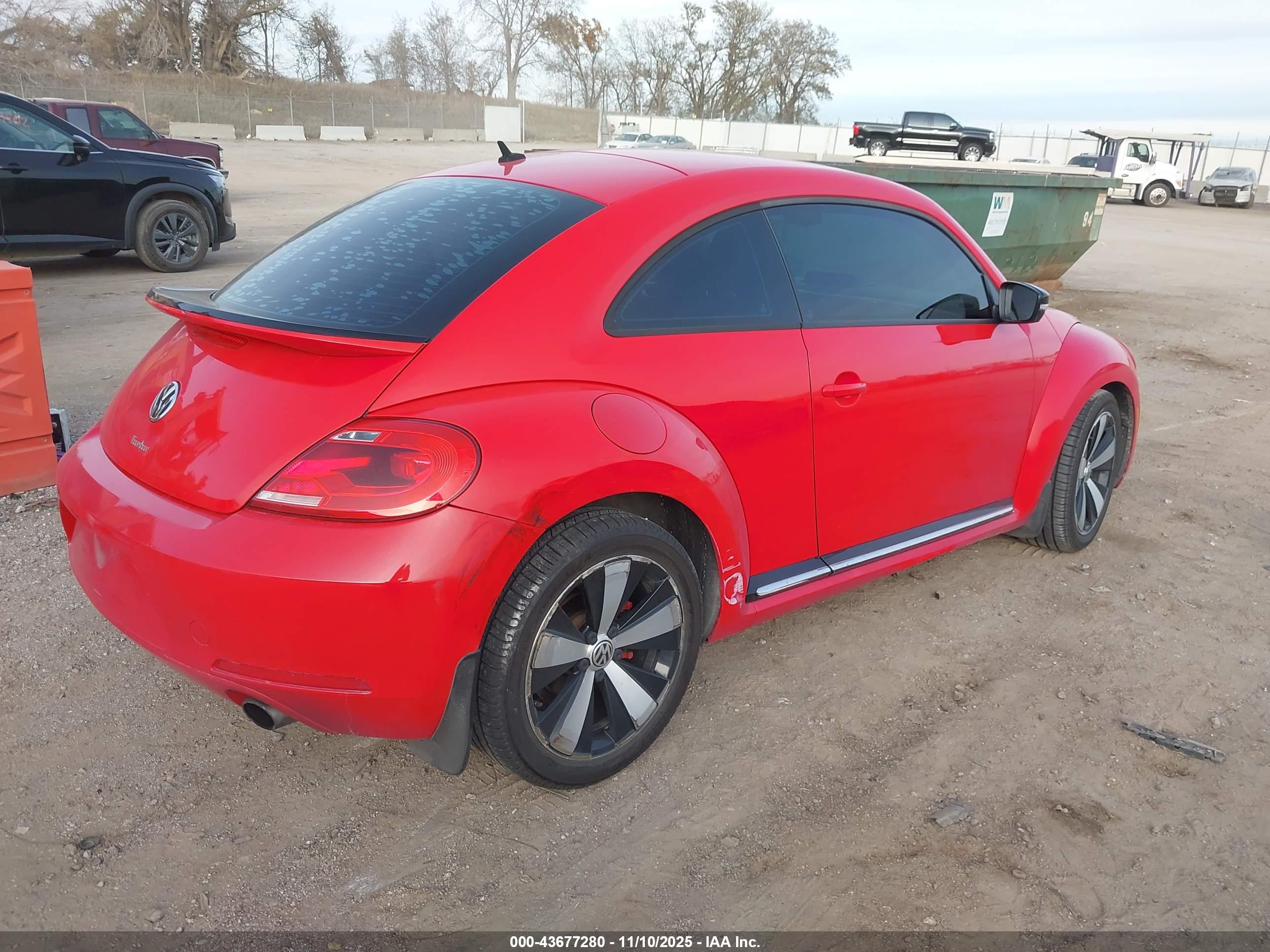 VOLKSWAGEN BEETLE image 4