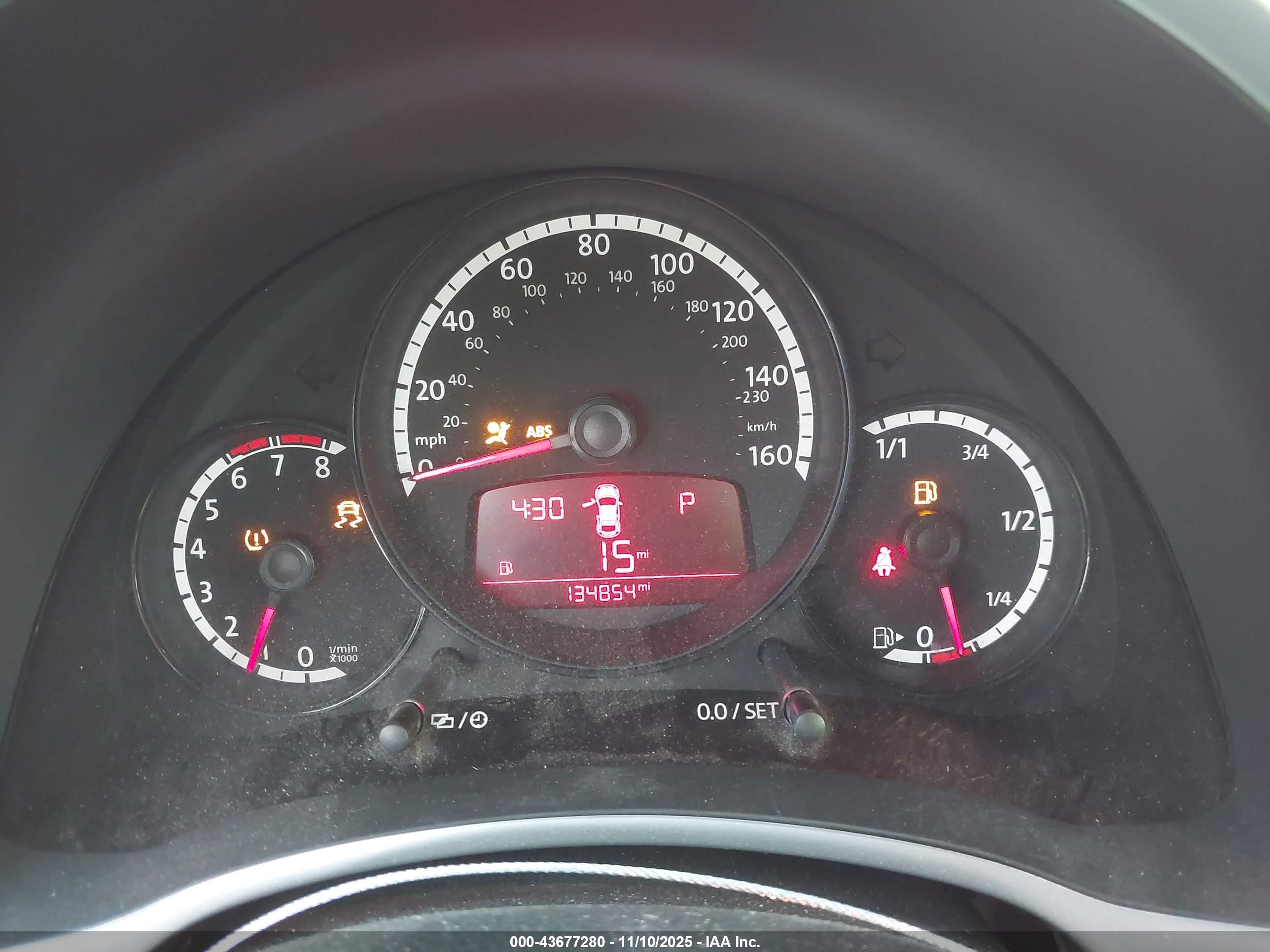 VOLKSWAGEN BEETLE image 7
