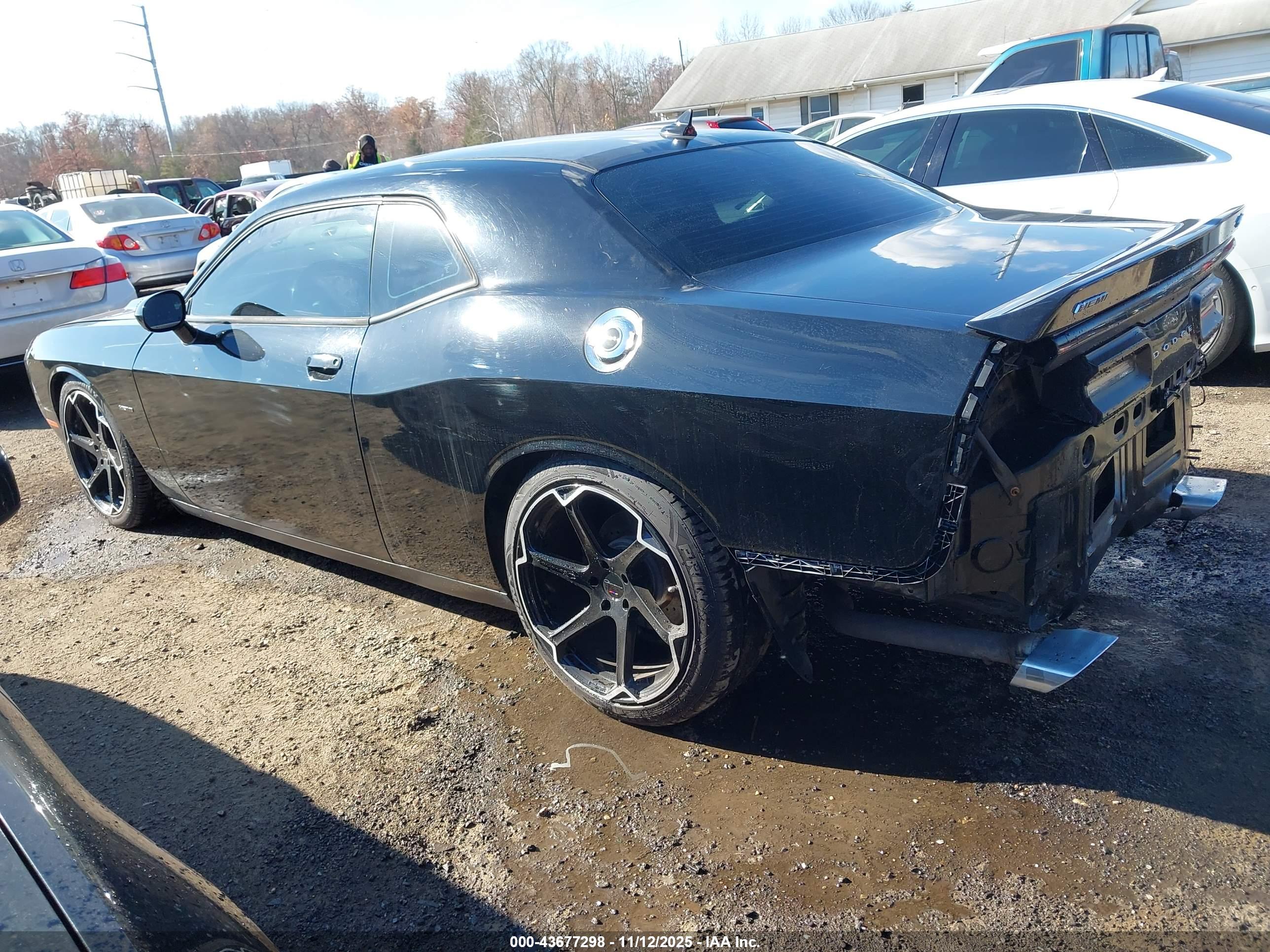 DODGE CHALLENGER image 3