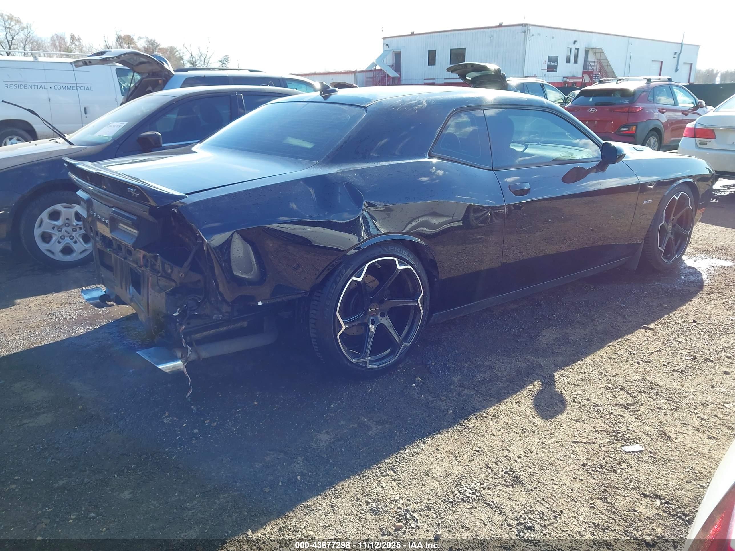 DODGE CHALLENGER image 4