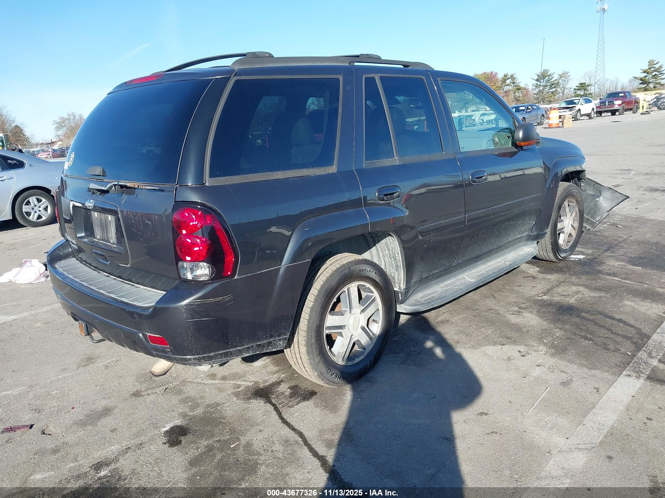 CHEVROLET TRAILBLAZER image 4