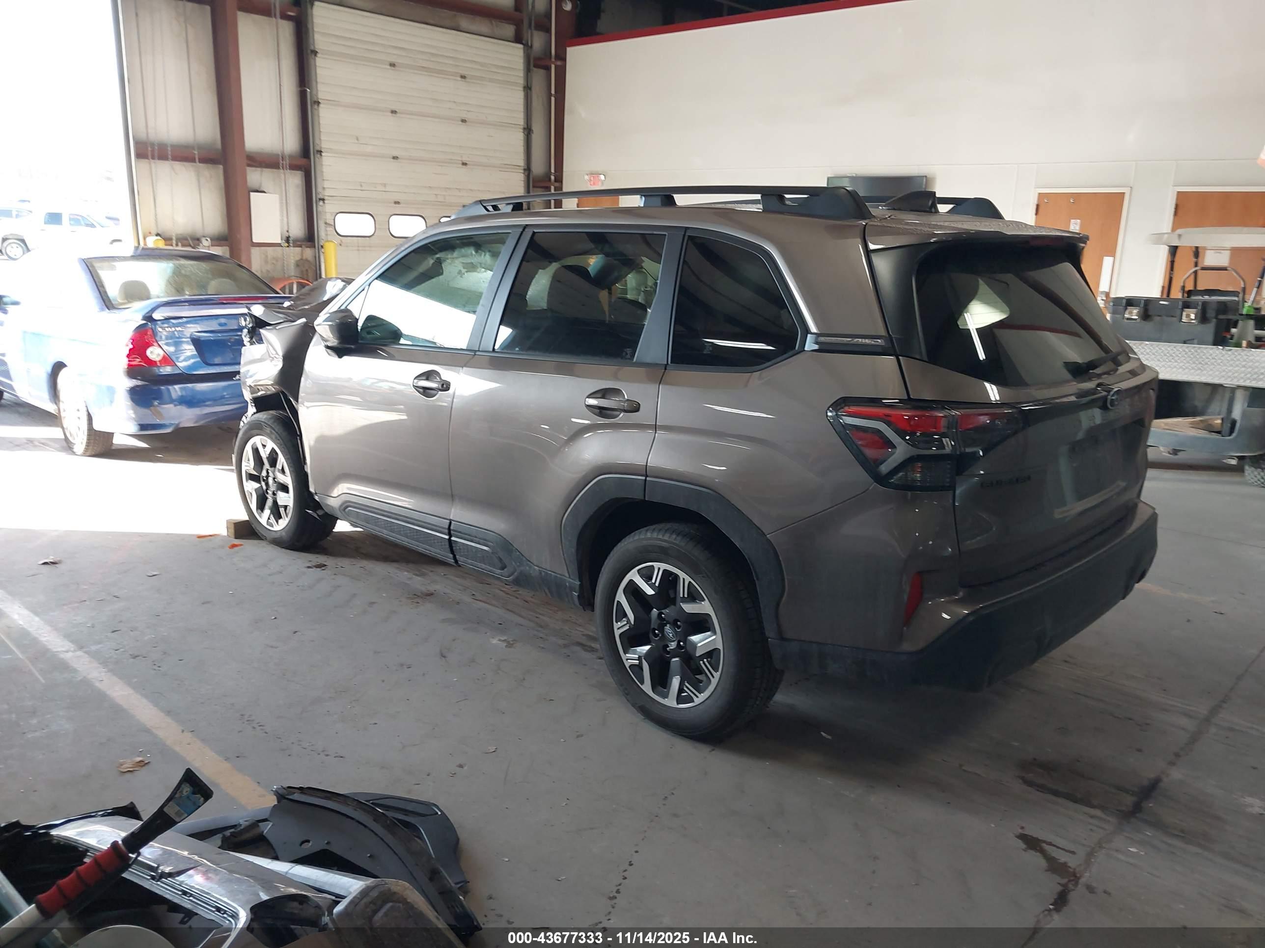 SUBARU FORESTER image 3