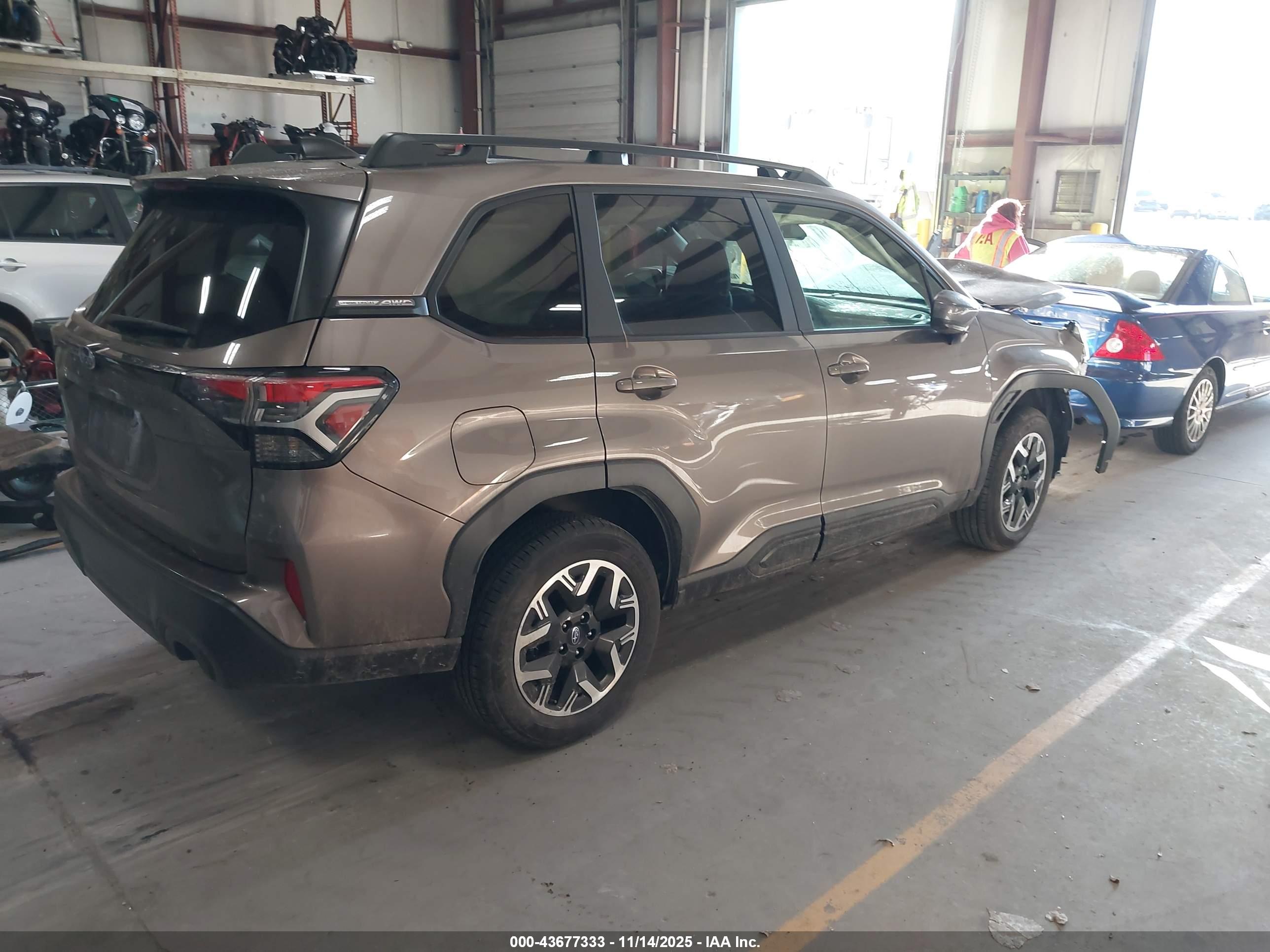 SUBARU FORESTER image 4