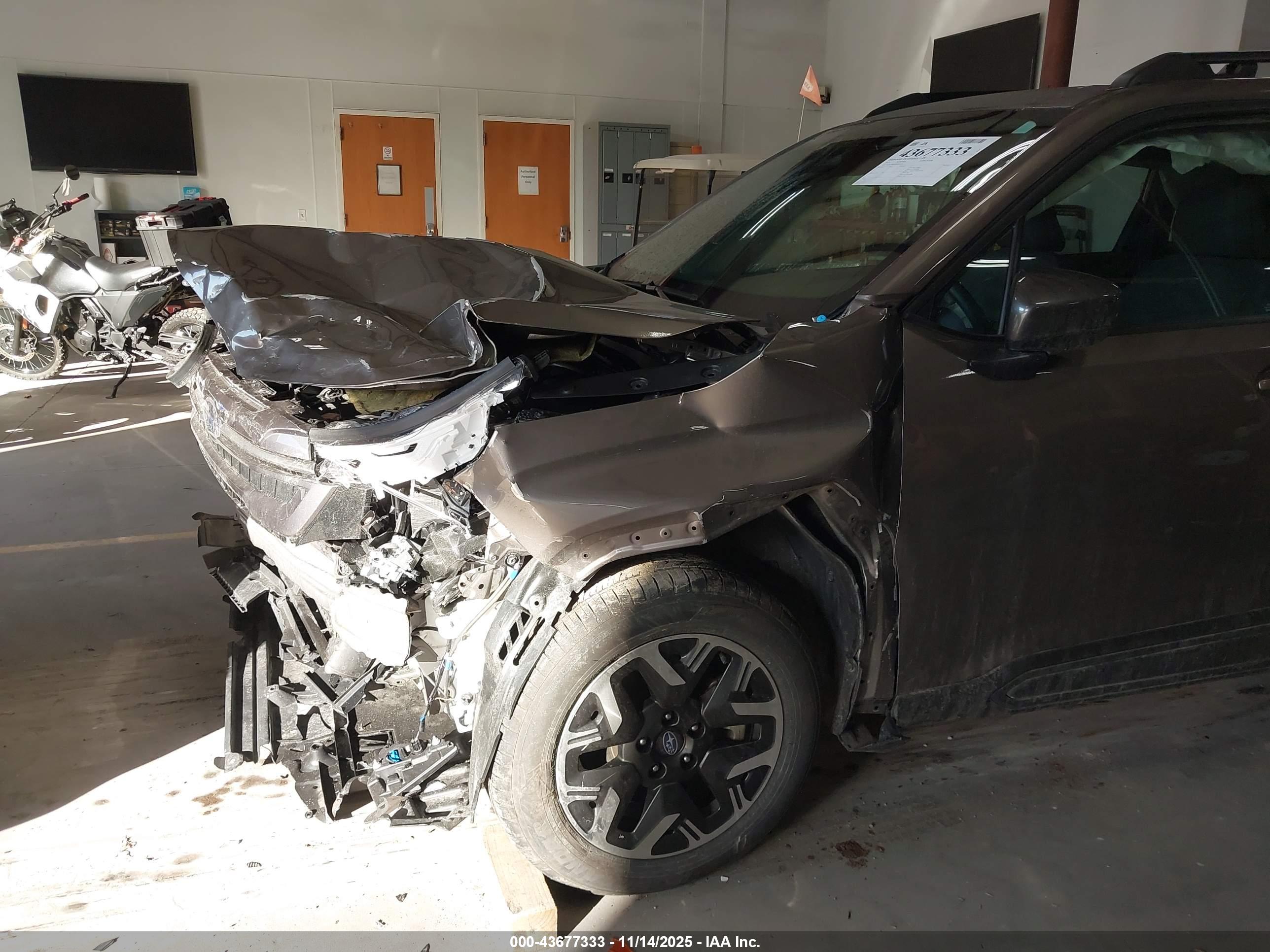 SUBARU FORESTER image 6