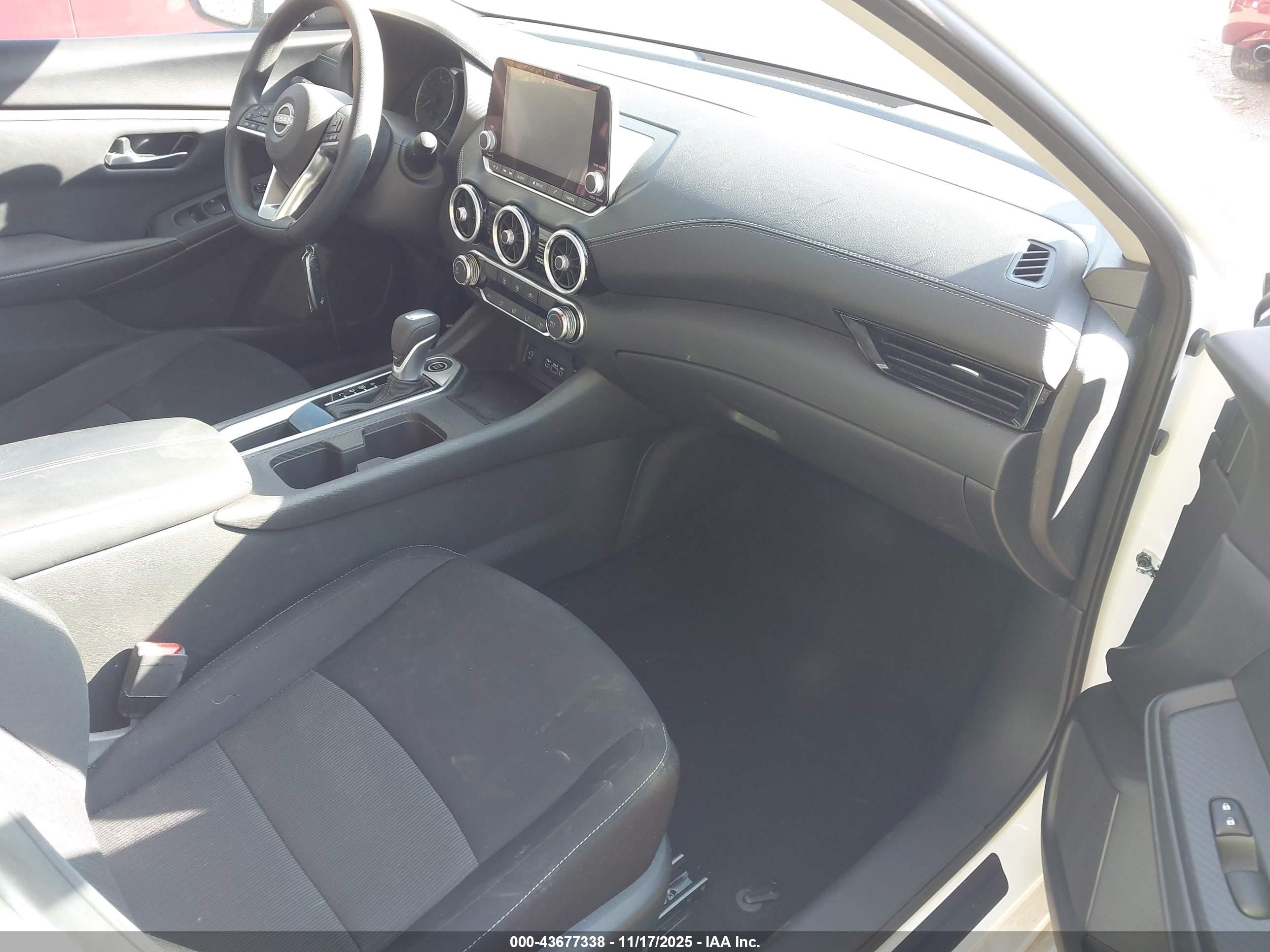 NISSAN SENTRA image 5