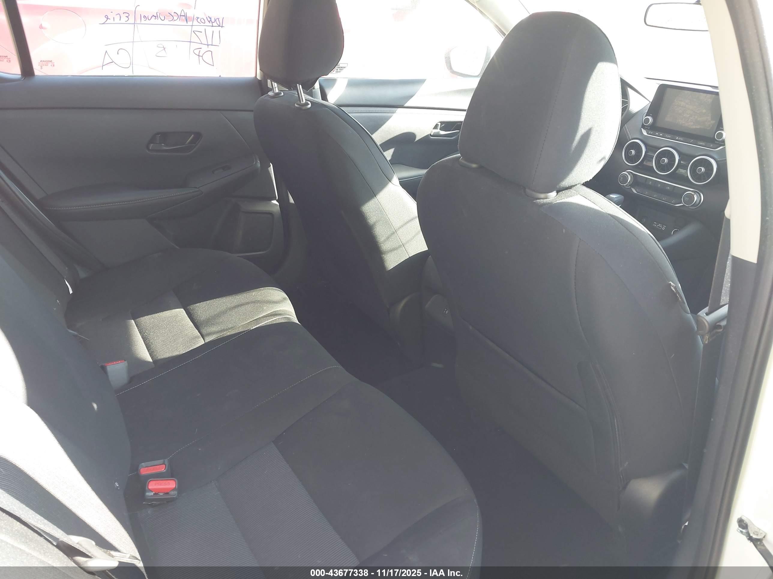 NISSAN SENTRA image 8