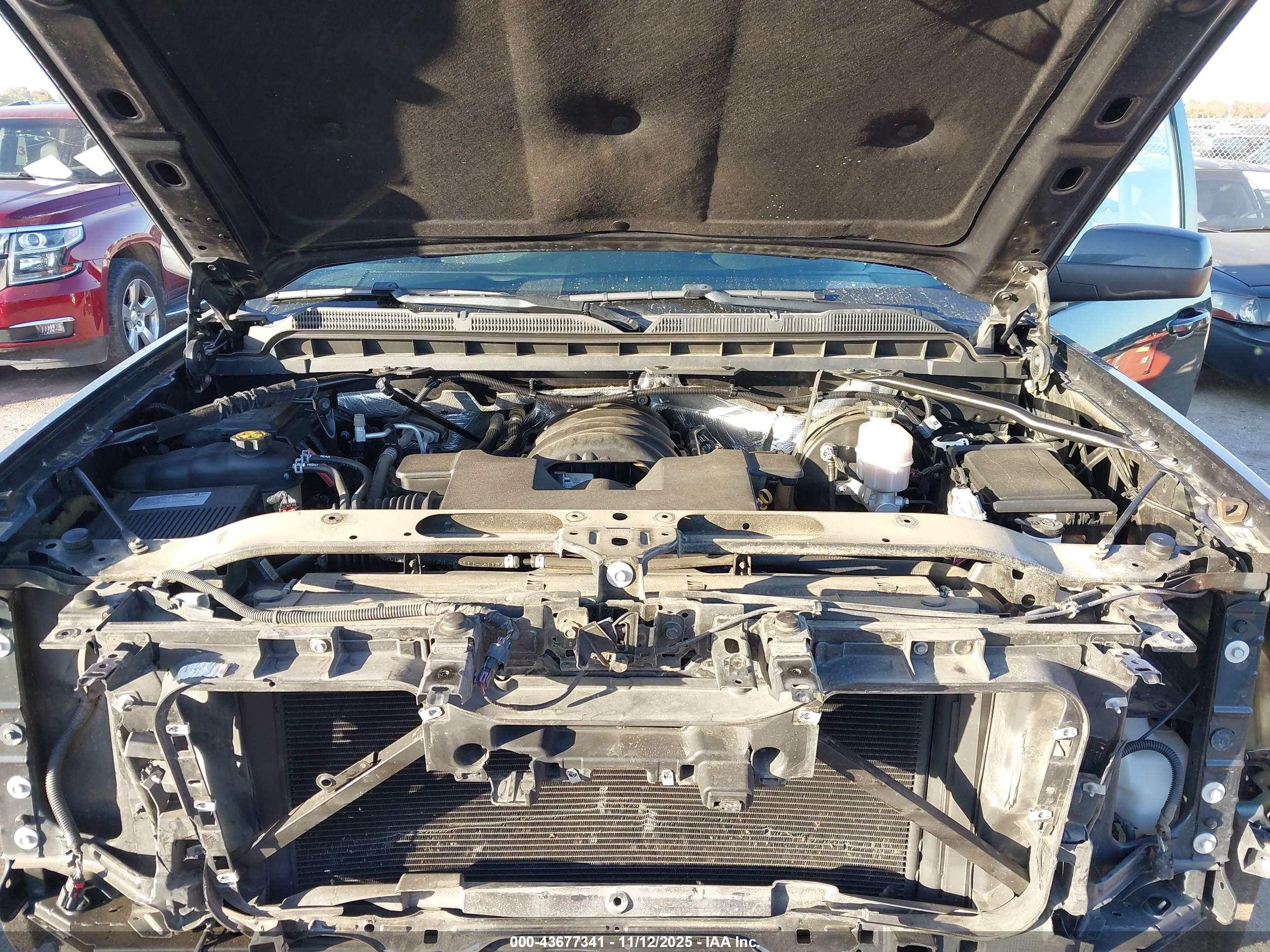 CHEVROLET SILVERADO image 10