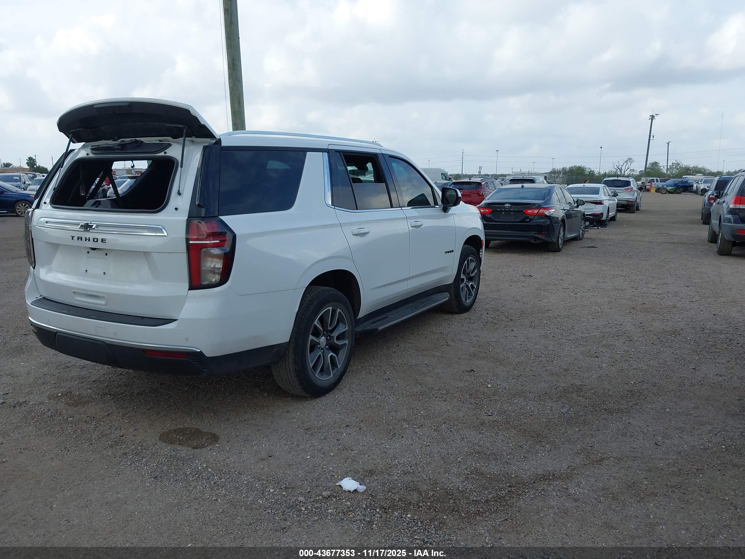 CHEVROLET TAHOE image 4