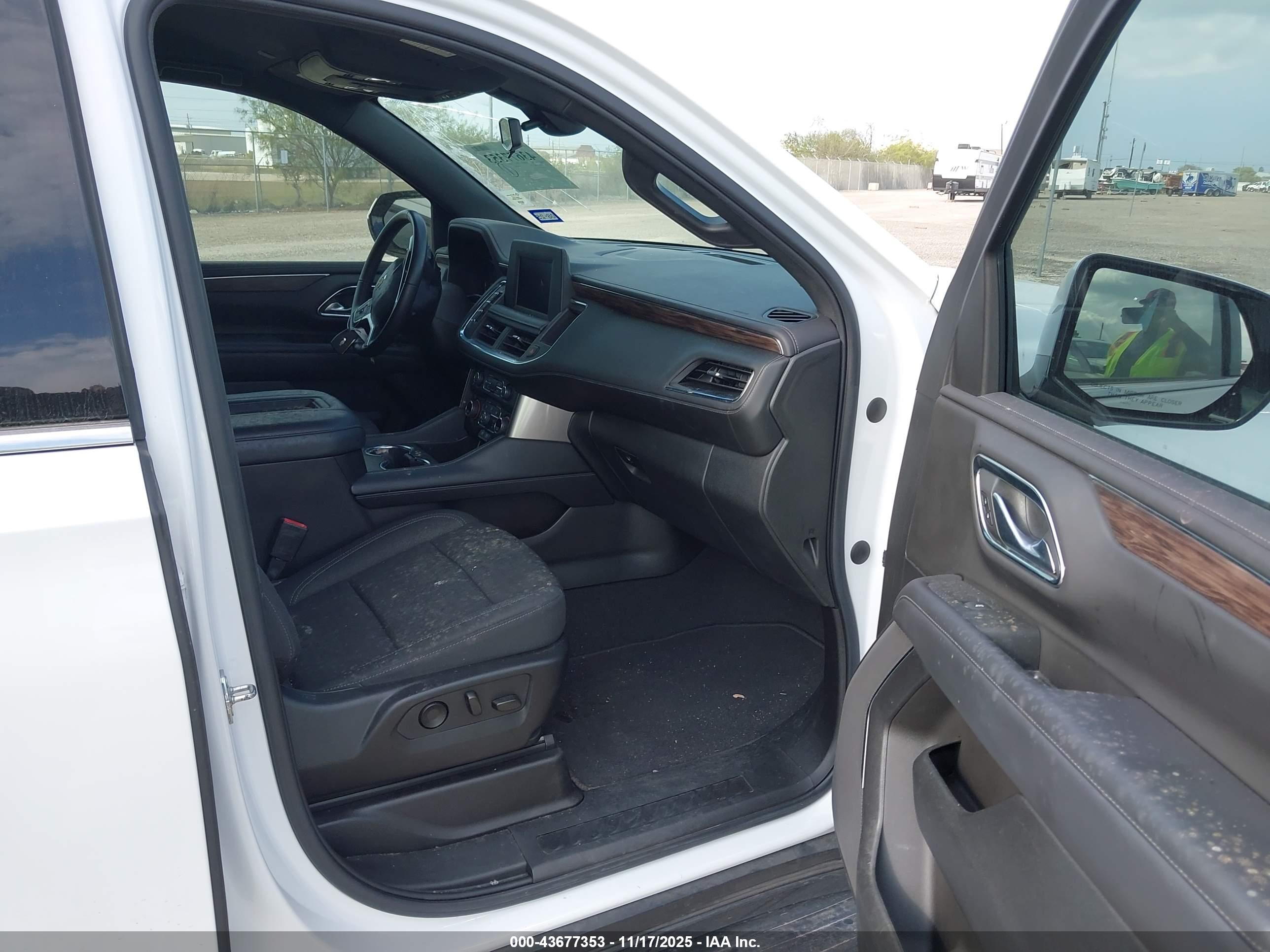 CHEVROLET TAHOE image 5