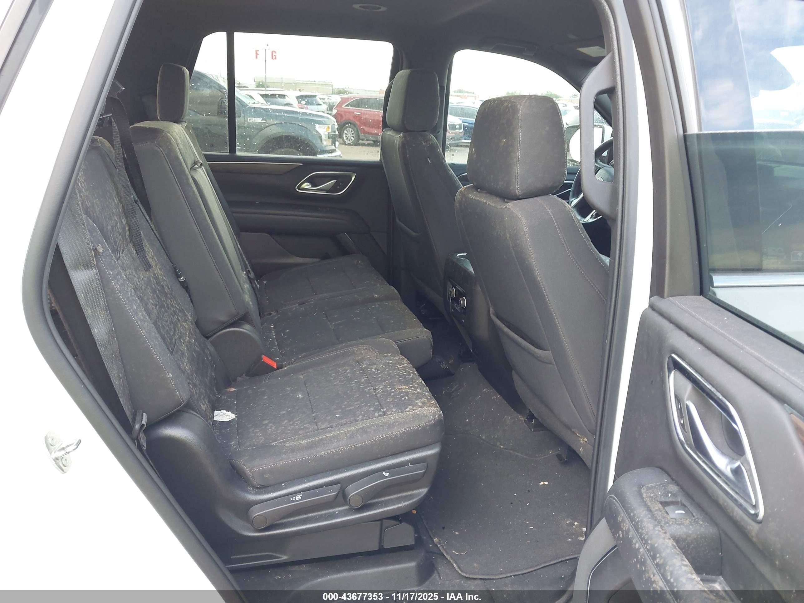 CHEVROLET TAHOE image 8