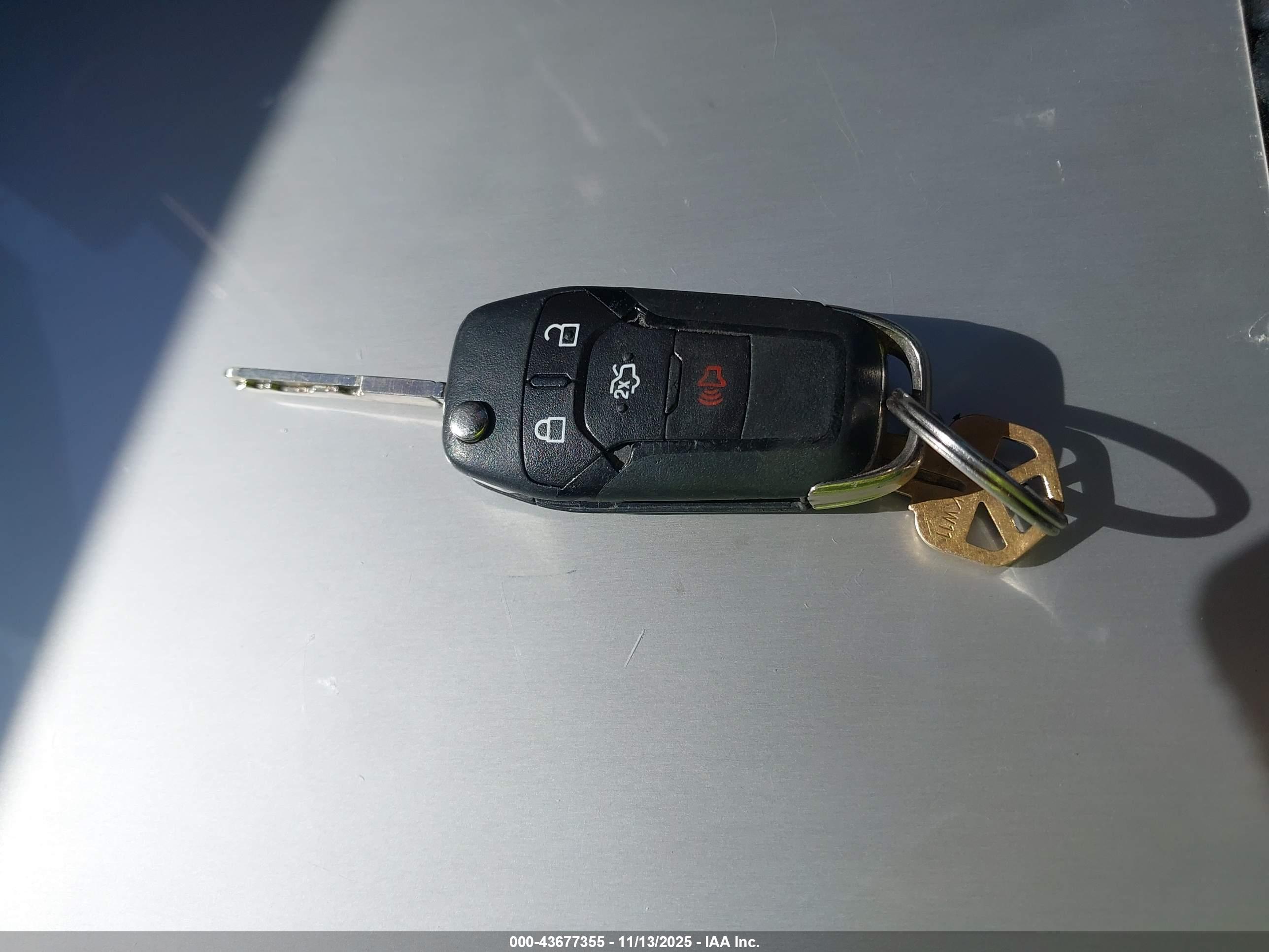 FORD FUSION image 11