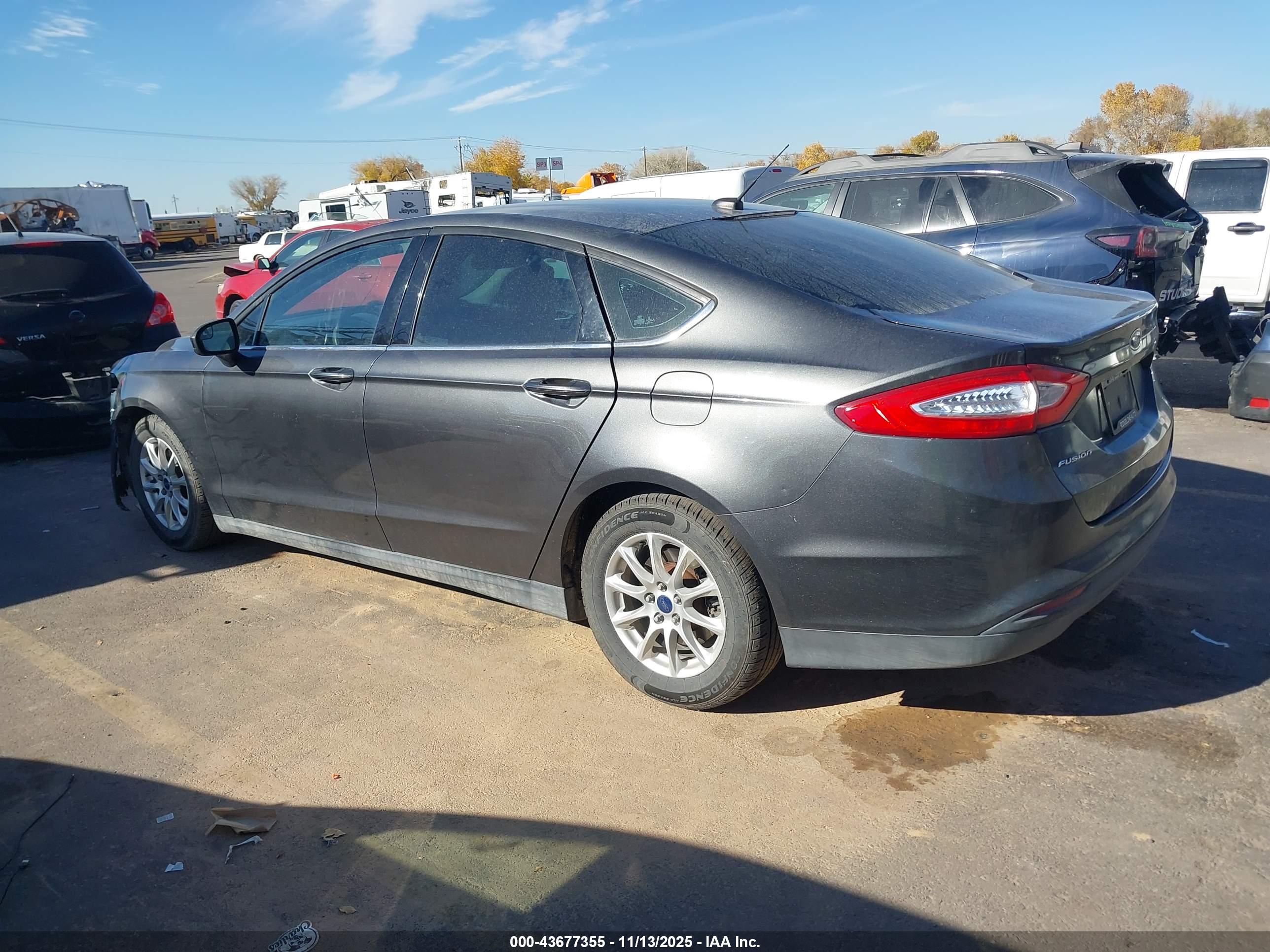 FORD FUSION image 3