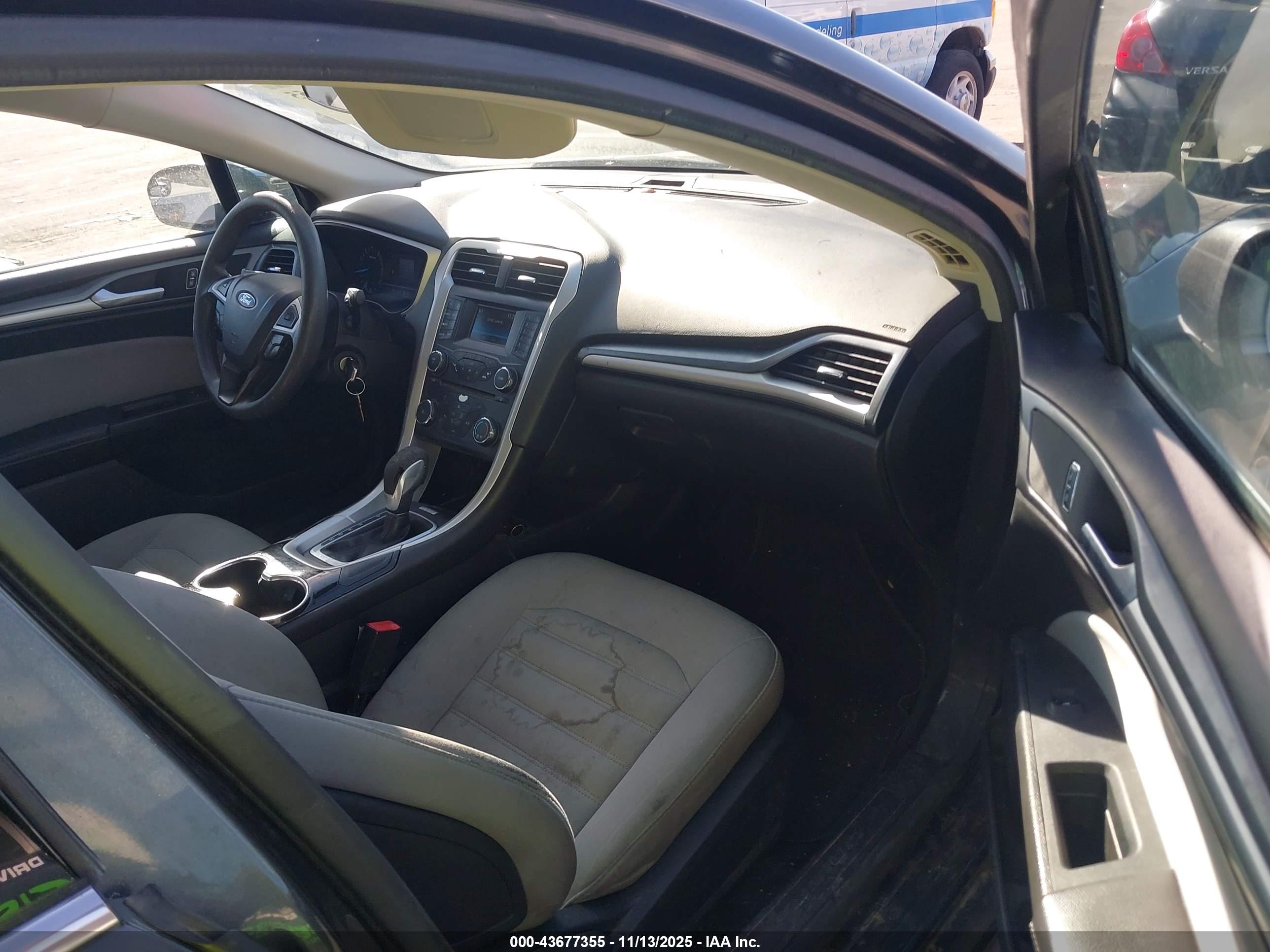 FORD FUSION image 5