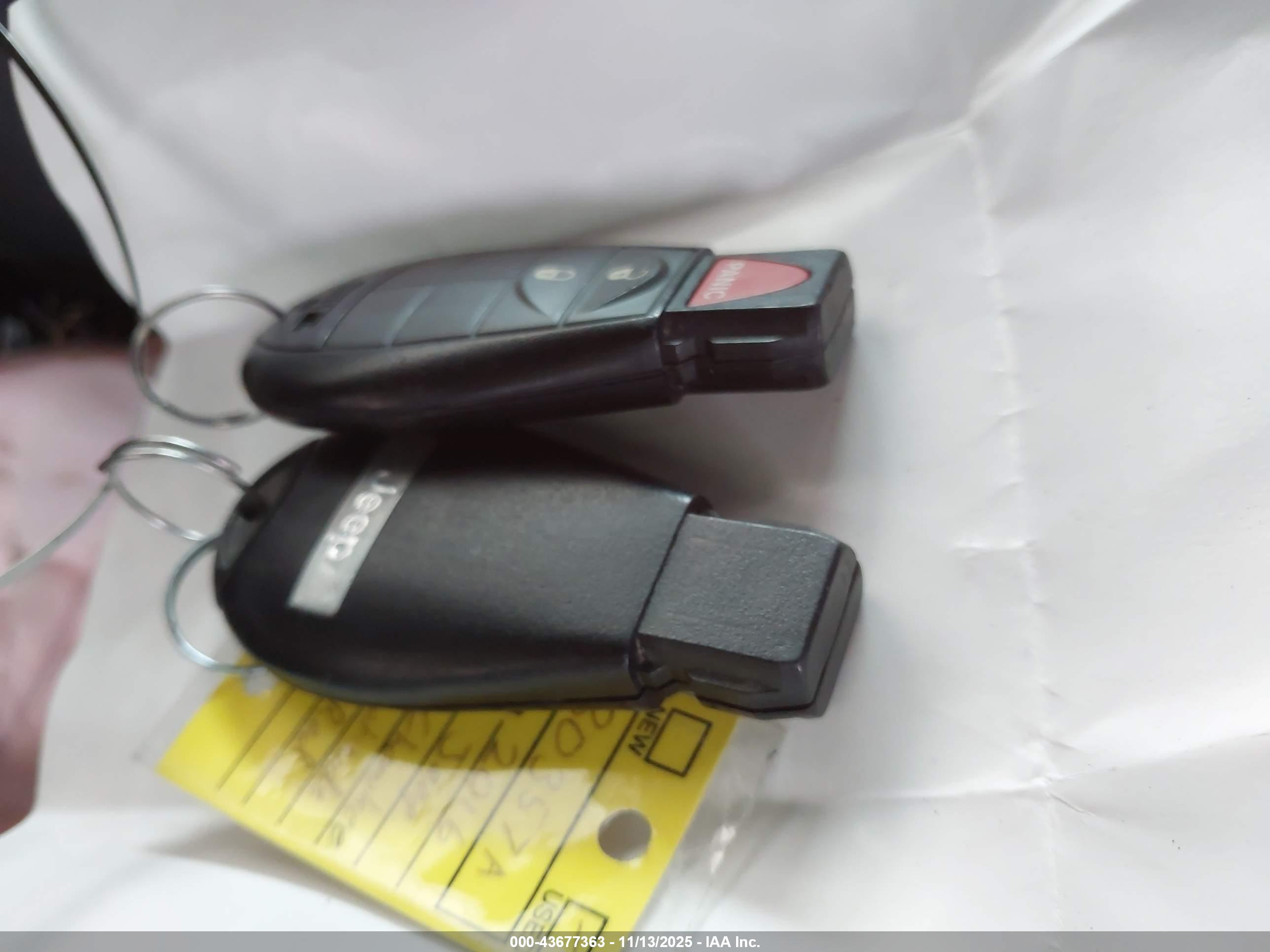 JEEP CHEROKEE image 11