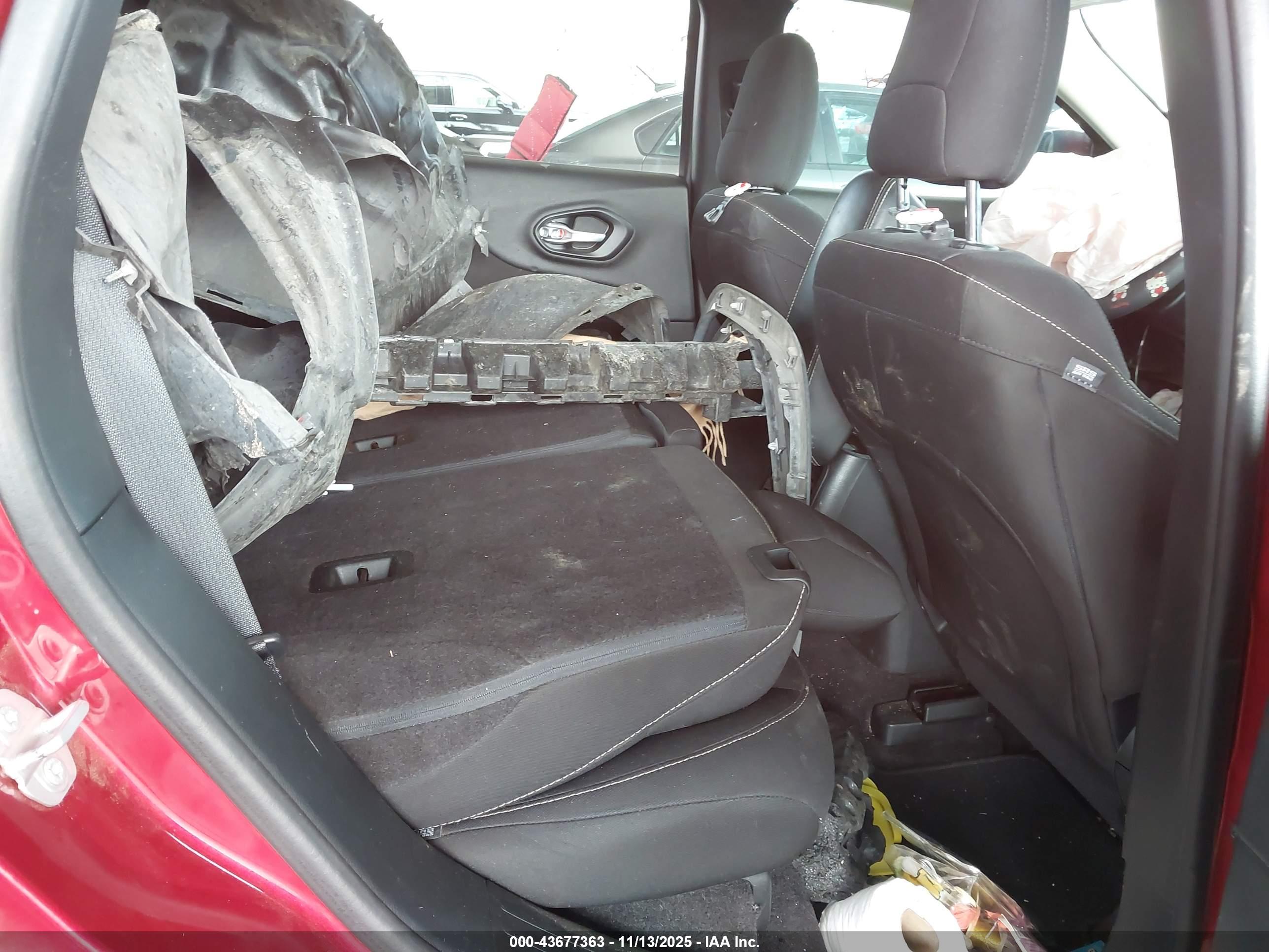 JEEP CHEROKEE image 8