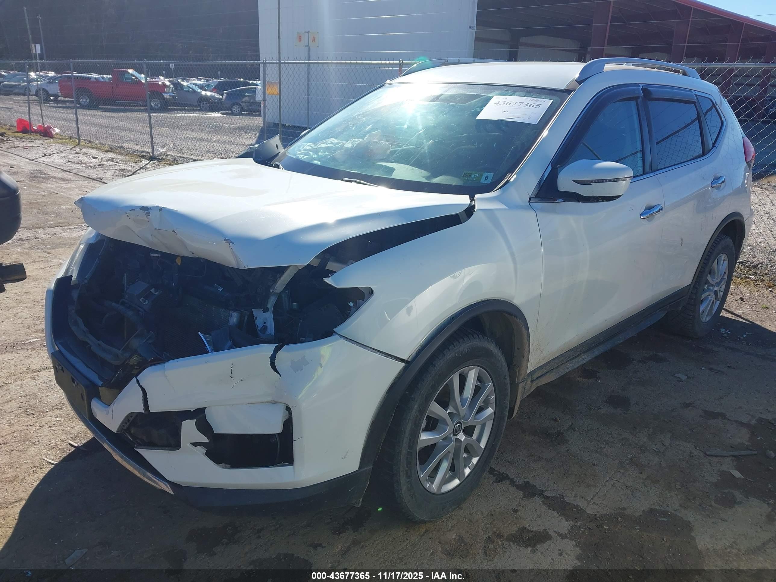 NISSAN ROGUE image 2