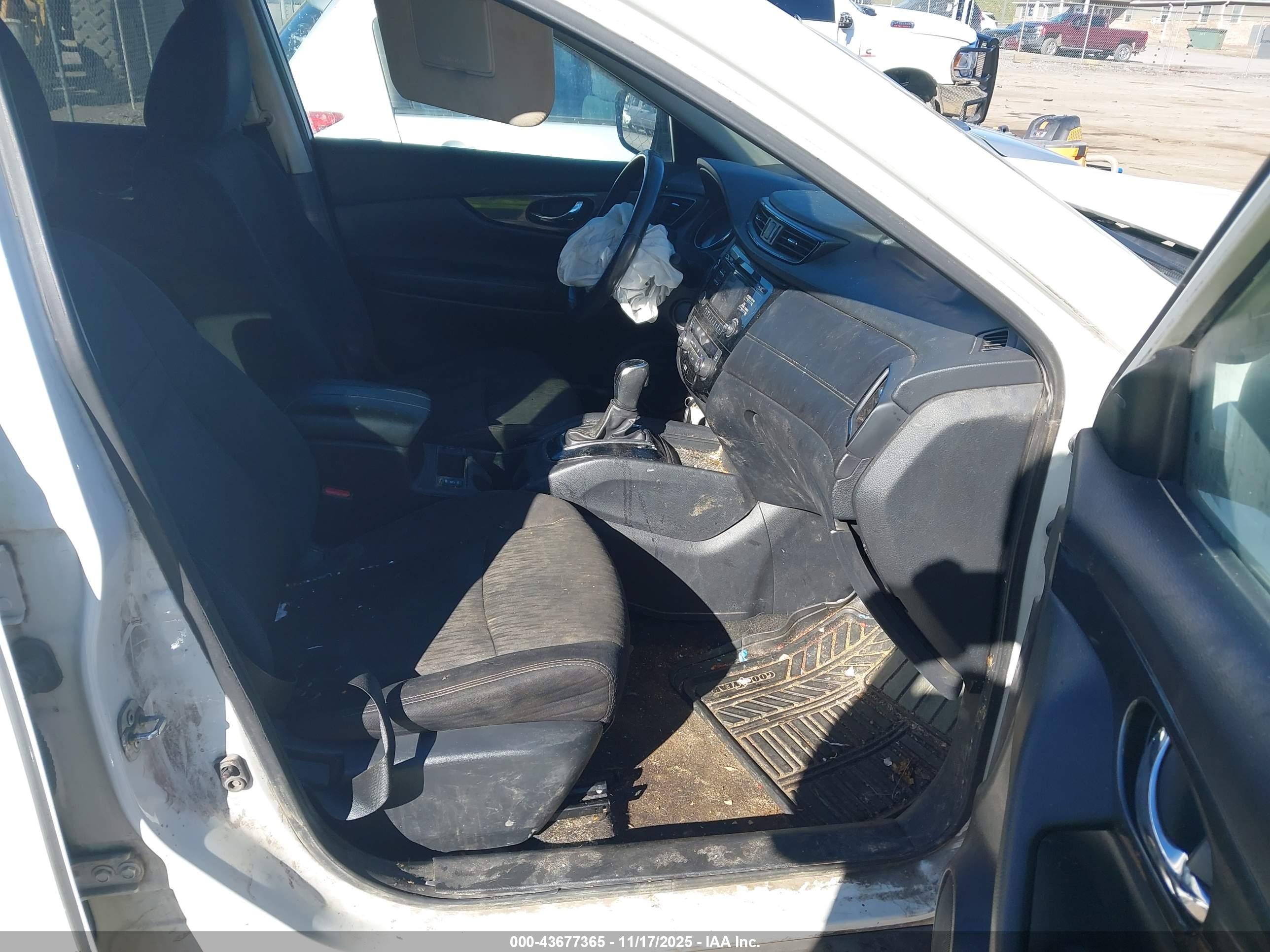 NISSAN ROGUE image 5