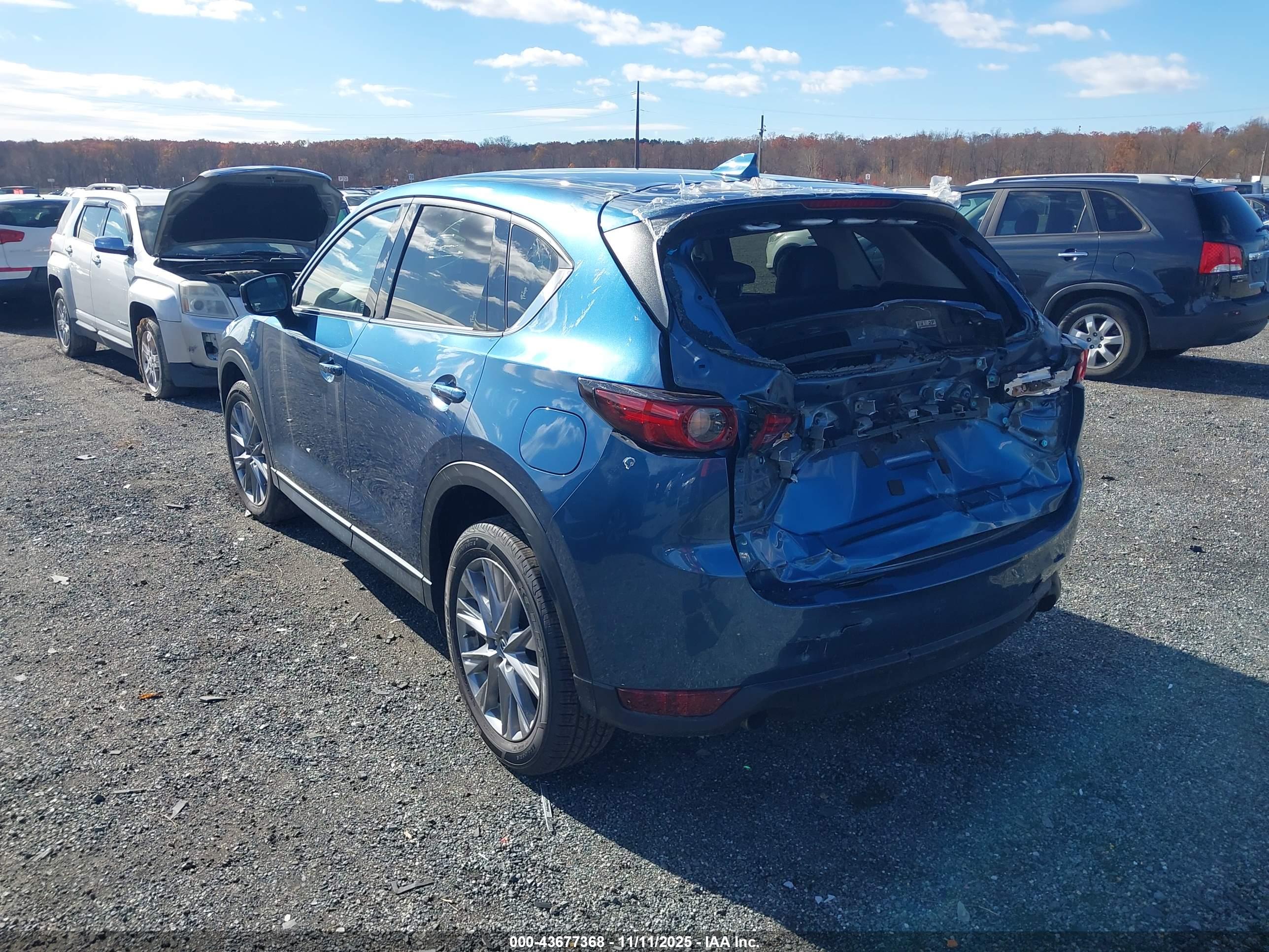 MAZDA CX-5 image 3