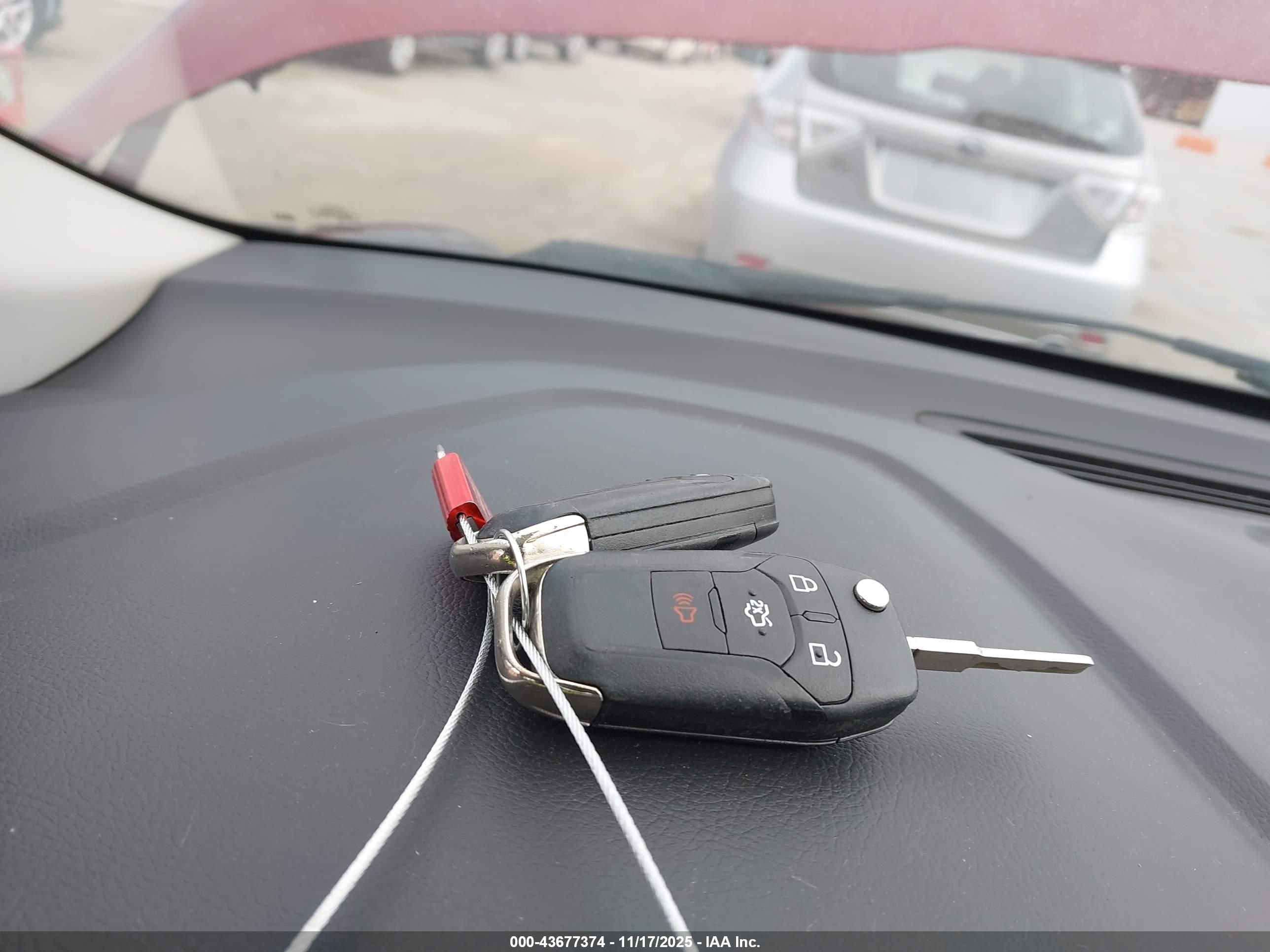 FORD FUSION image 11
