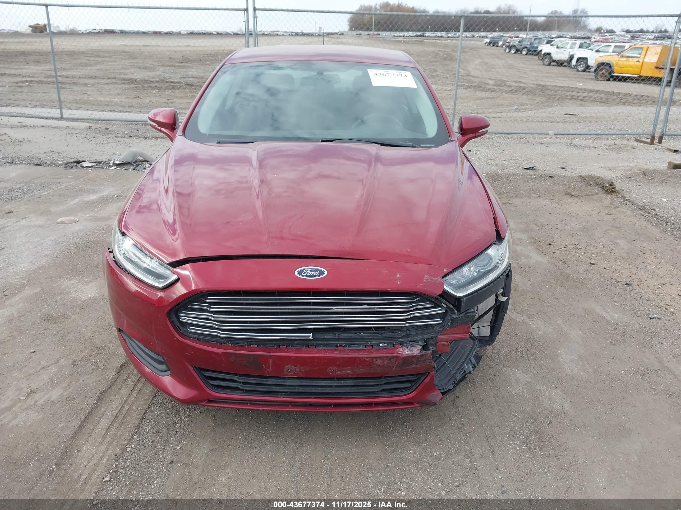 FORD FUSION image 6