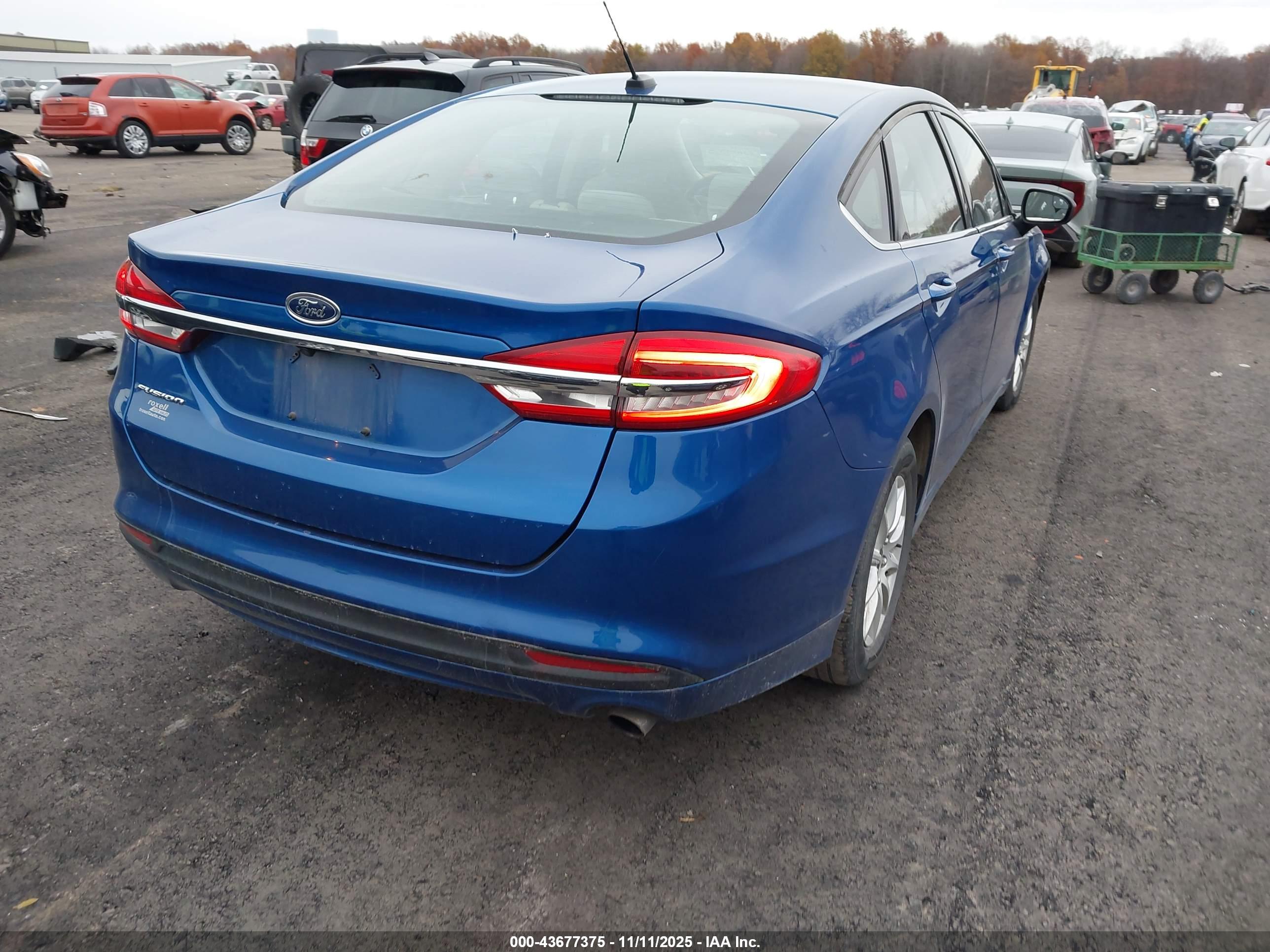 FORD FUSION image 4