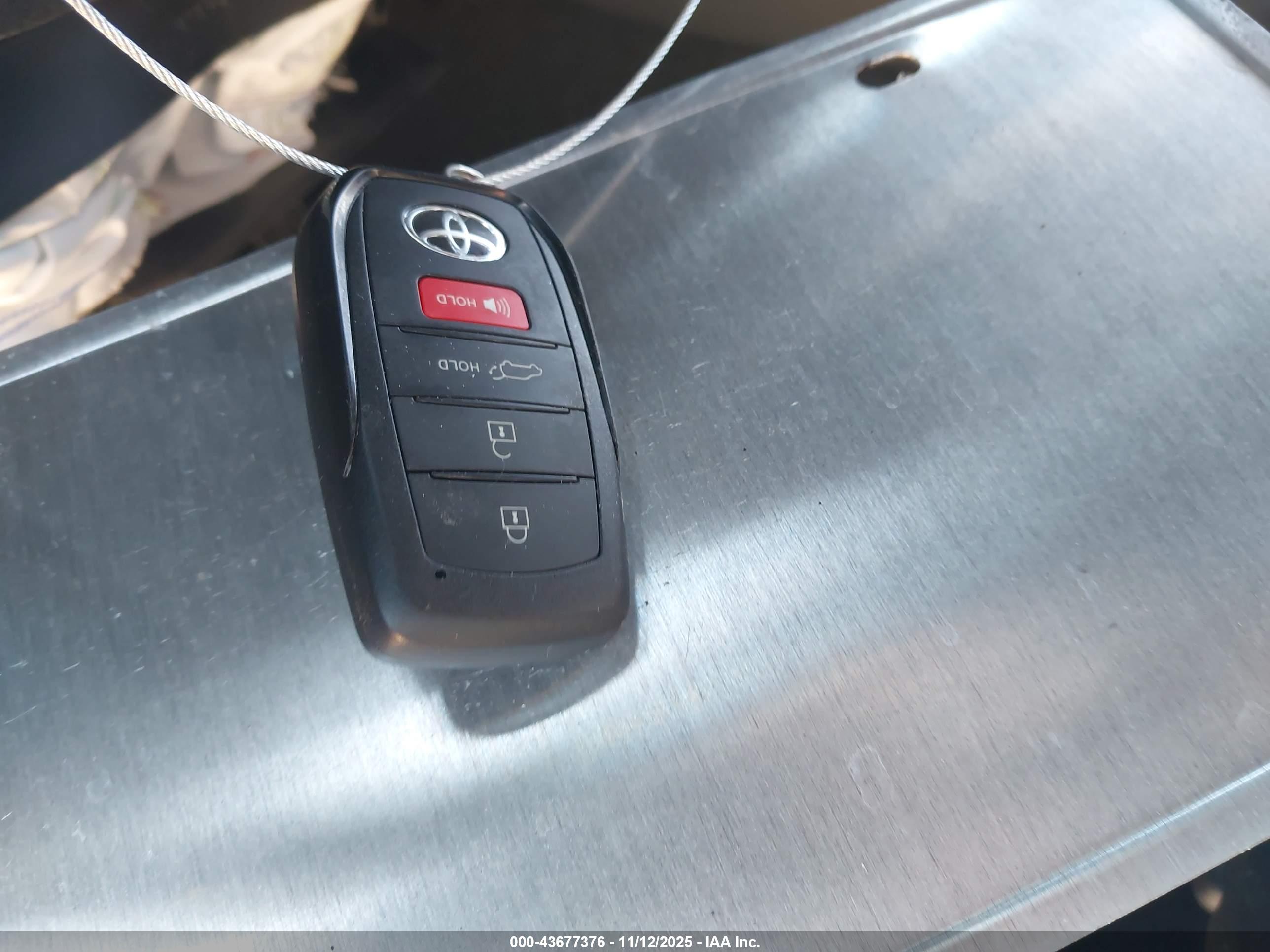 TOYOTA LAND image 11